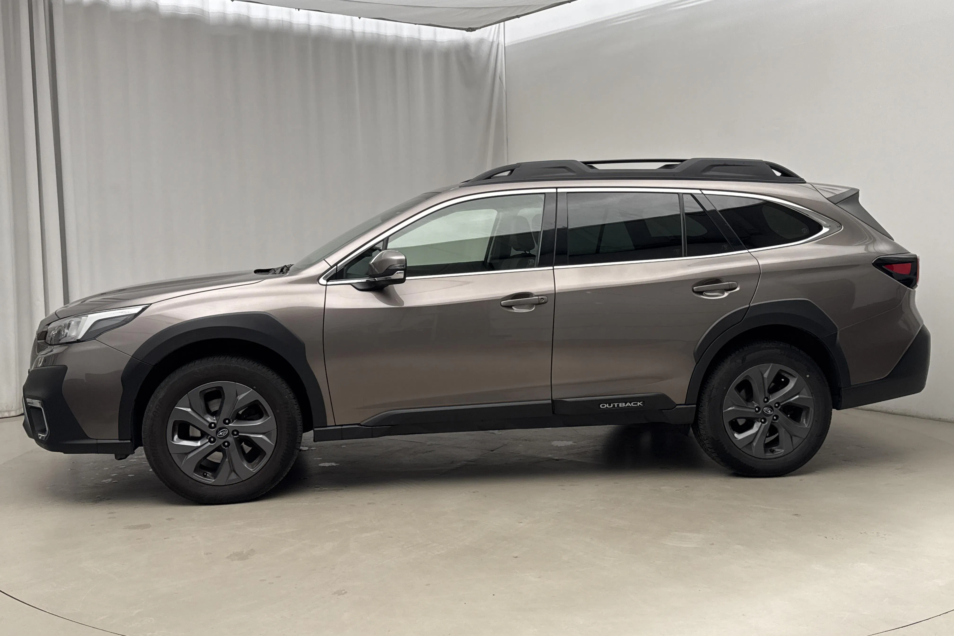 Presentation photo 2 of 21: Subaru Outback 2.5i XFuel 4WD (169hk) - 87 230 km - Automatic - light brown - 2022