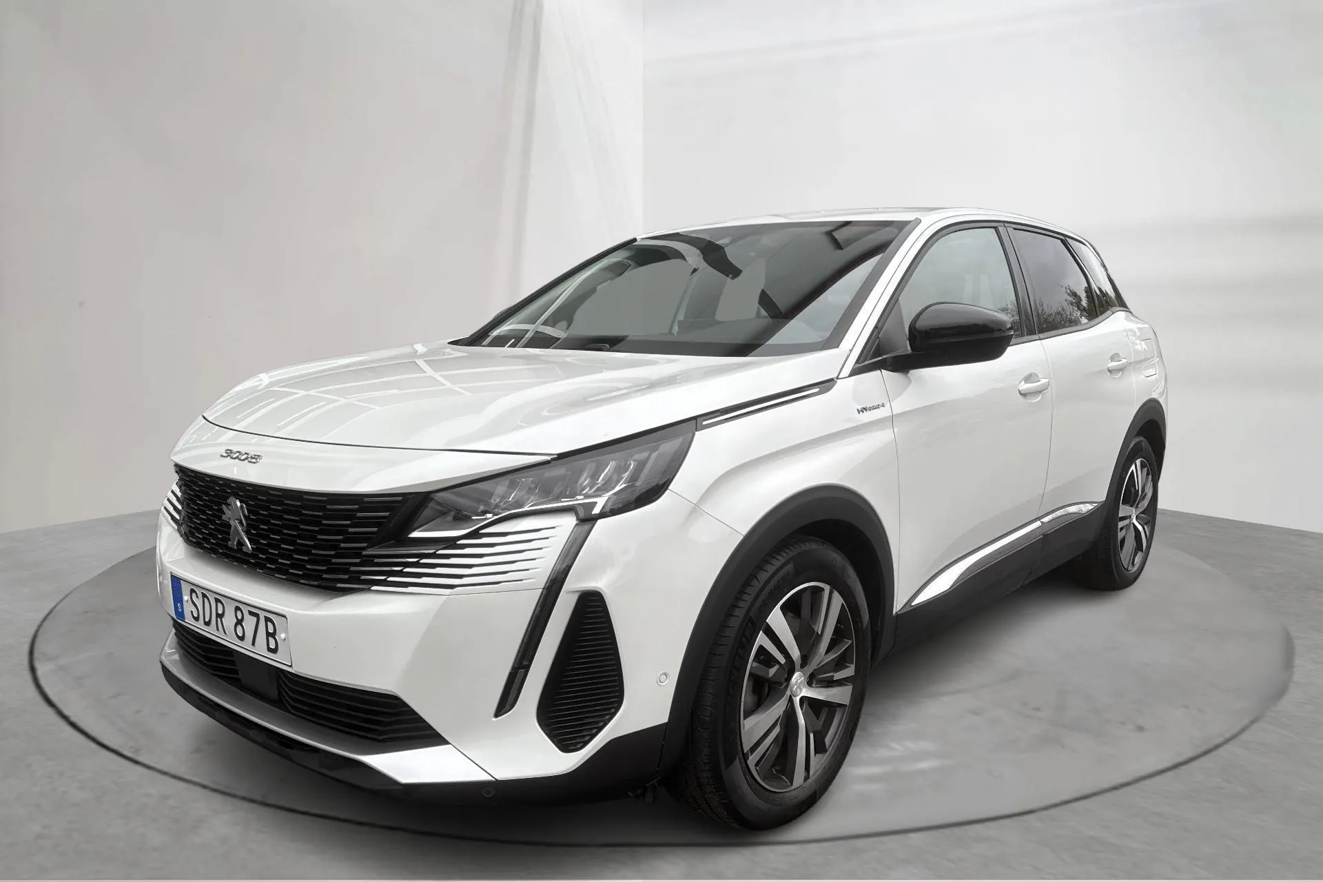 Presentation photo 1 of 18: Peugeot 3008 1.6 Plug-in Hybrid 4 (300hk) - 54 510 km - Automatic - white - 2022