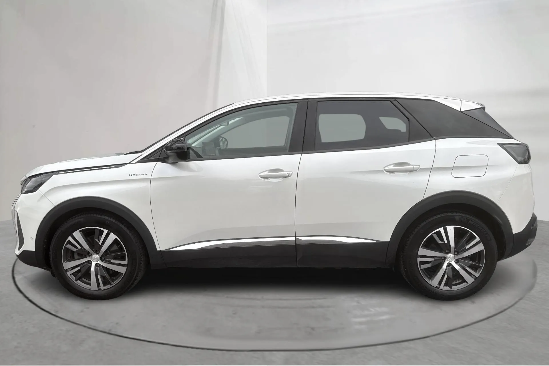 Presentation photo 2 of 18: Peugeot 3008 1.6 Plug-in Hybrid 4 (300hk) - 54 510 km - Automatic - white - 2022