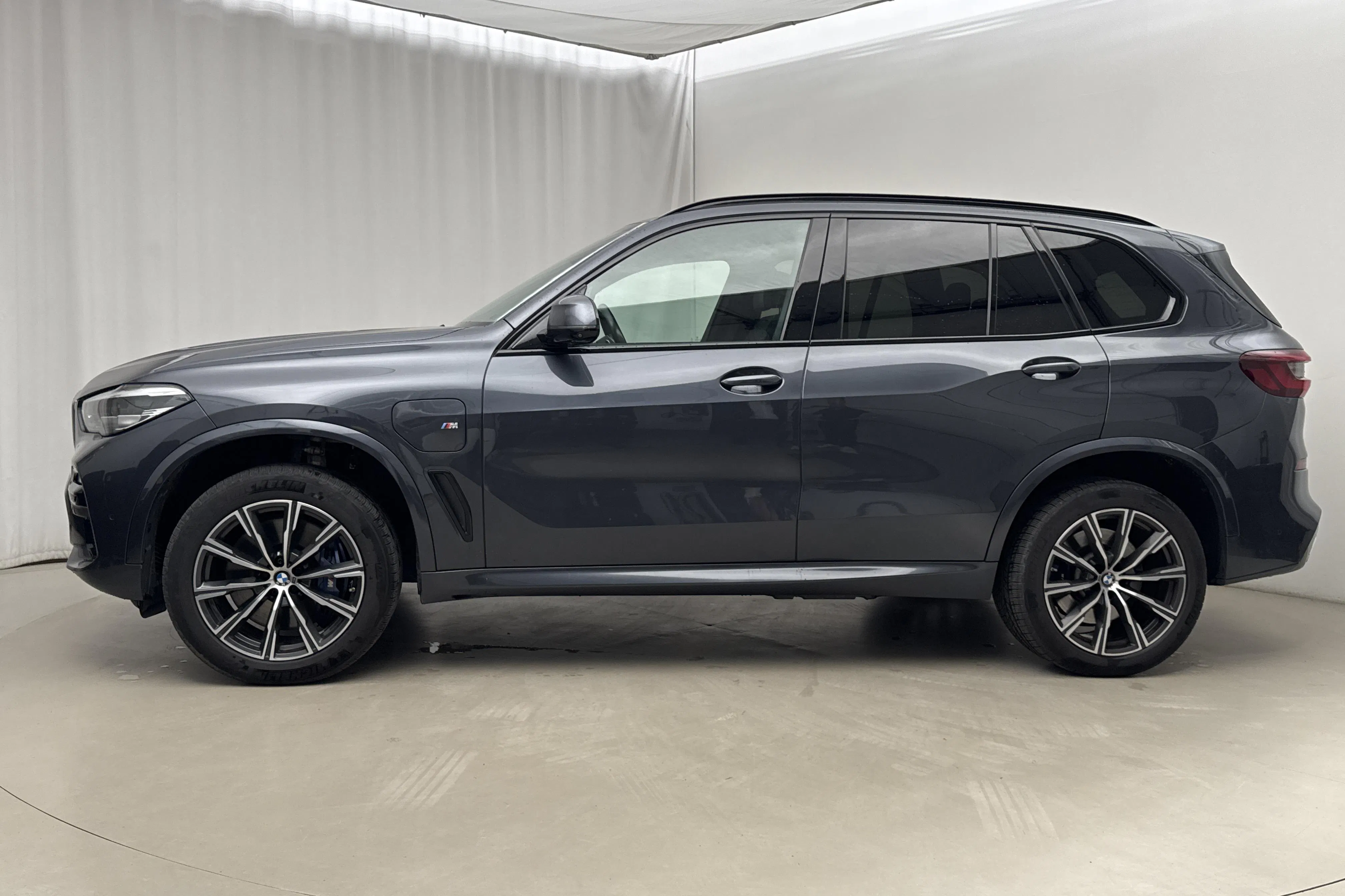 Presentationsfoto 2 av 24: BMW X5 xDrive45e, G05 (394hk) - 23 236 mil - Automat - grå - 2020