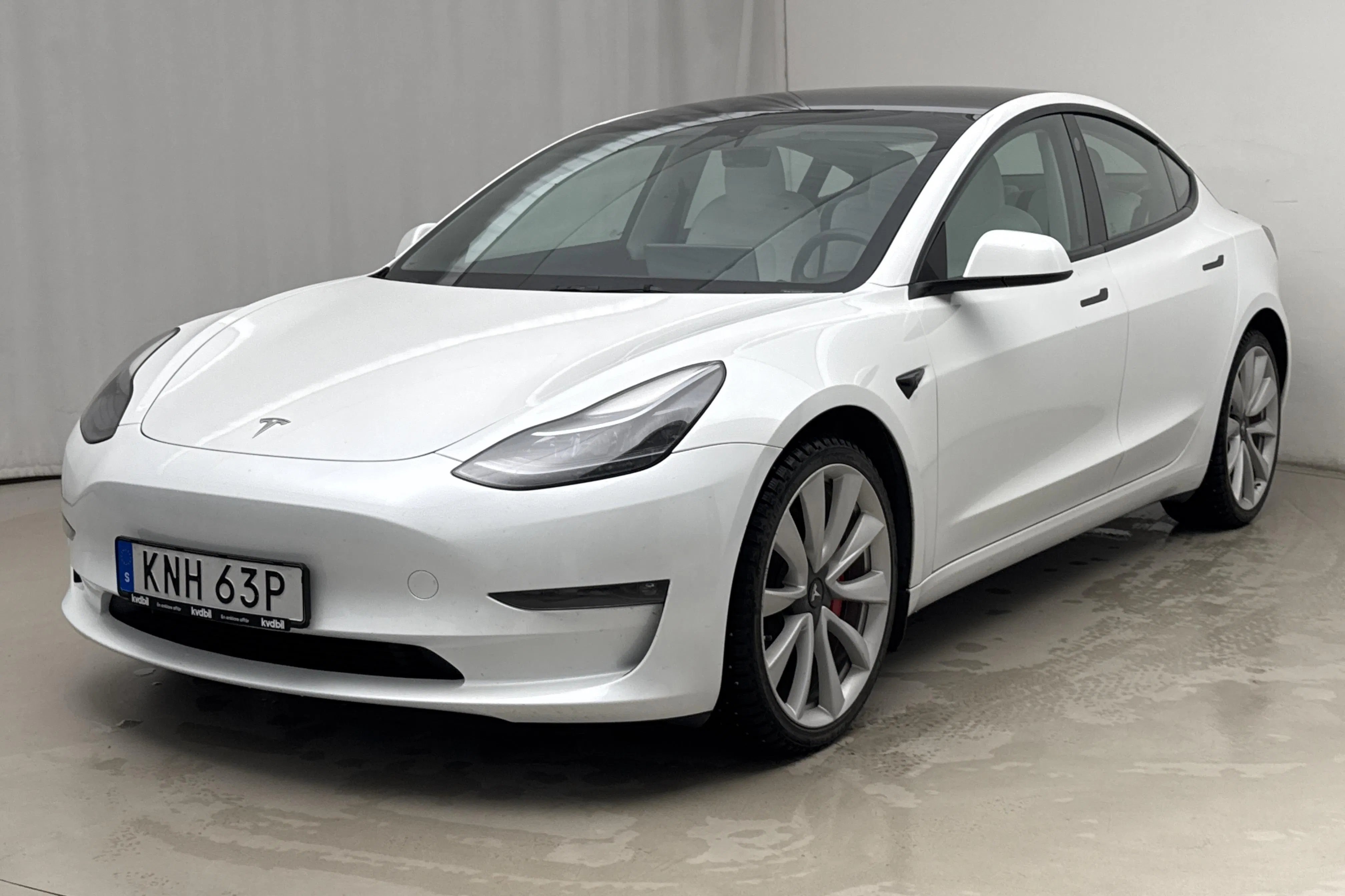 Presentation photo 1 of 24: Tesla Model 3 Performance AWD - 69 510 km - Automatic - white - 2023