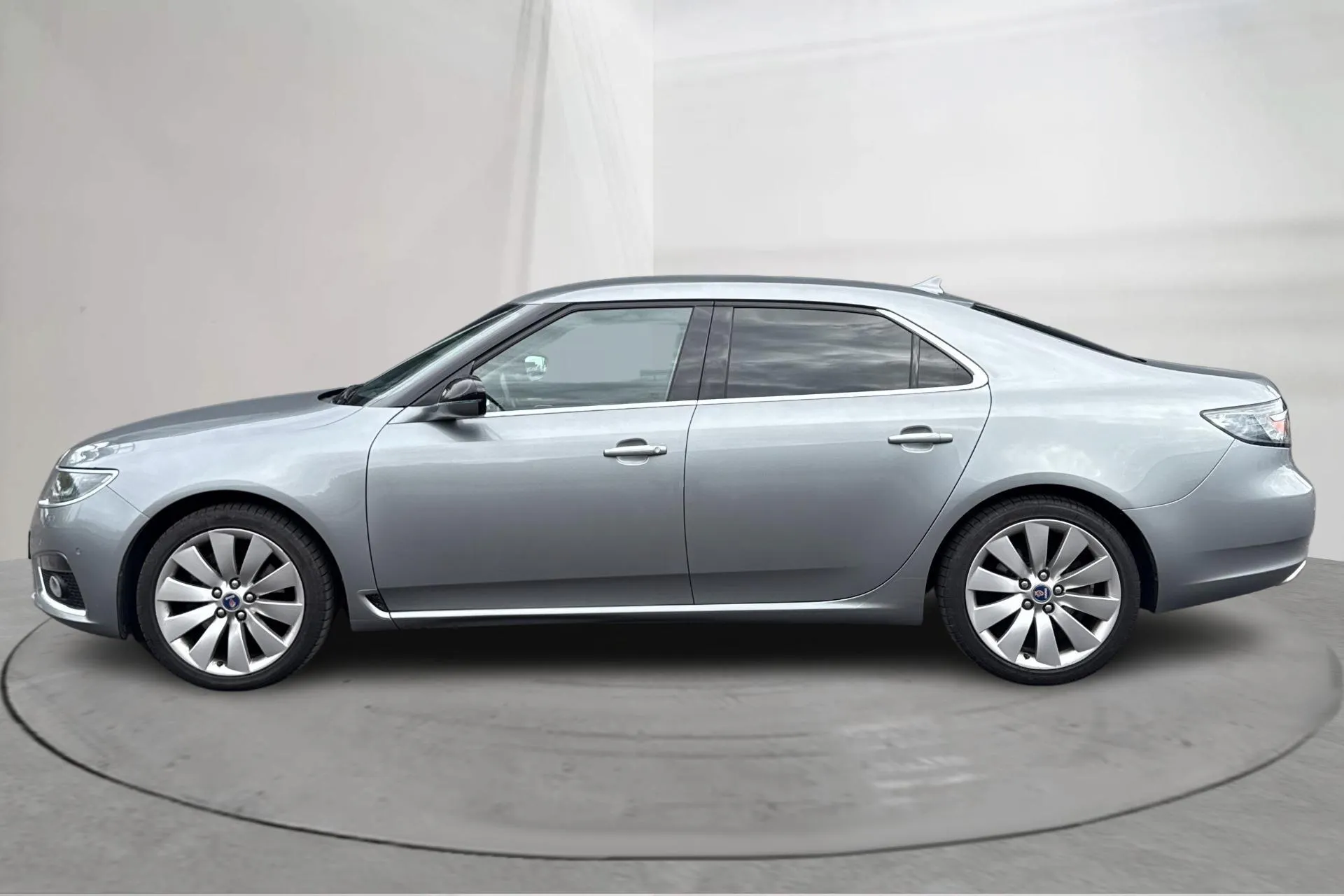 Presentationsfoto 2 av 14: Saab 9-5 Aero Turbo6 XWD (300hk) - 4 896 mil - Automat - grå - 2010