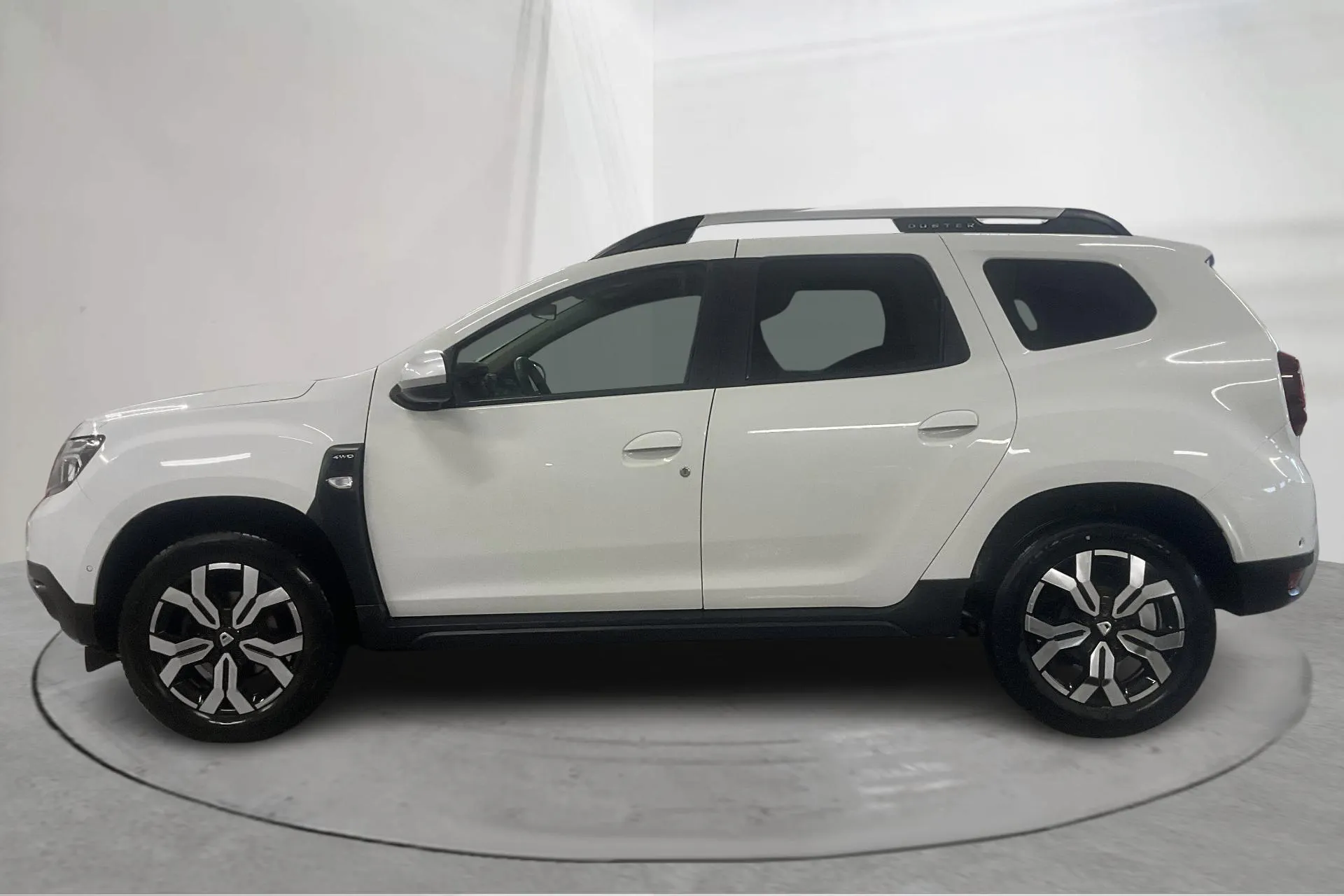 Presentationsfoto 2 av 19: Dacia Duster 1.5 dCi 4x4 (115hk) - 9 885 mil - Manuell - vit - 2023