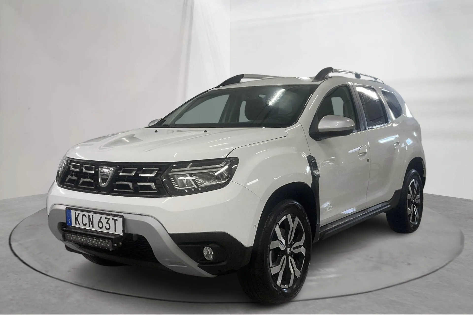 Presentationsfoto 1 av 19: Dacia Duster 1.5 dCi 4x4 (115hk) - 10 910 mil - Manuell - vit - 2023