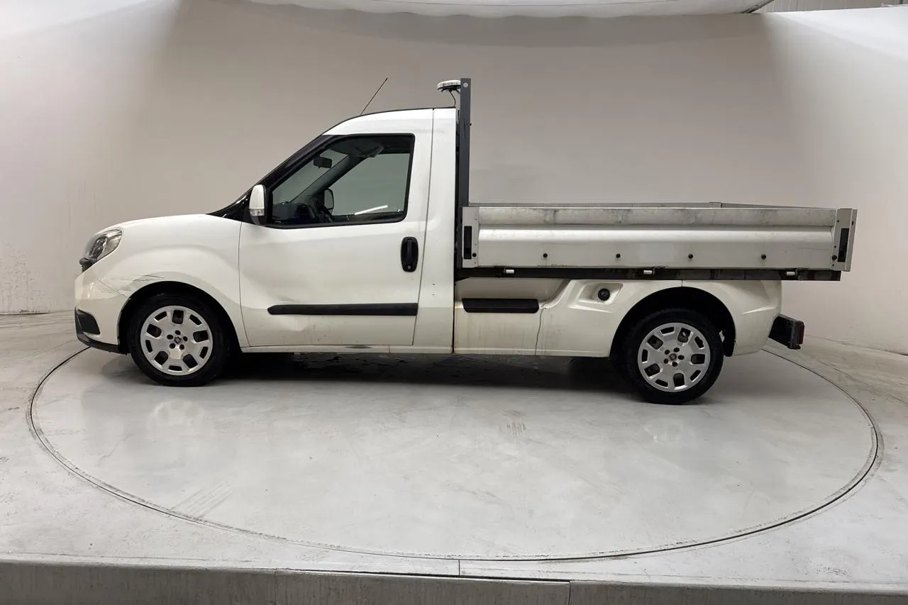 Presentationsfoto 2 av 9: Fiat Doblo Cargo 1.6 MJT (105hk) - 13 476 mil - Manuell - vit - 2016
