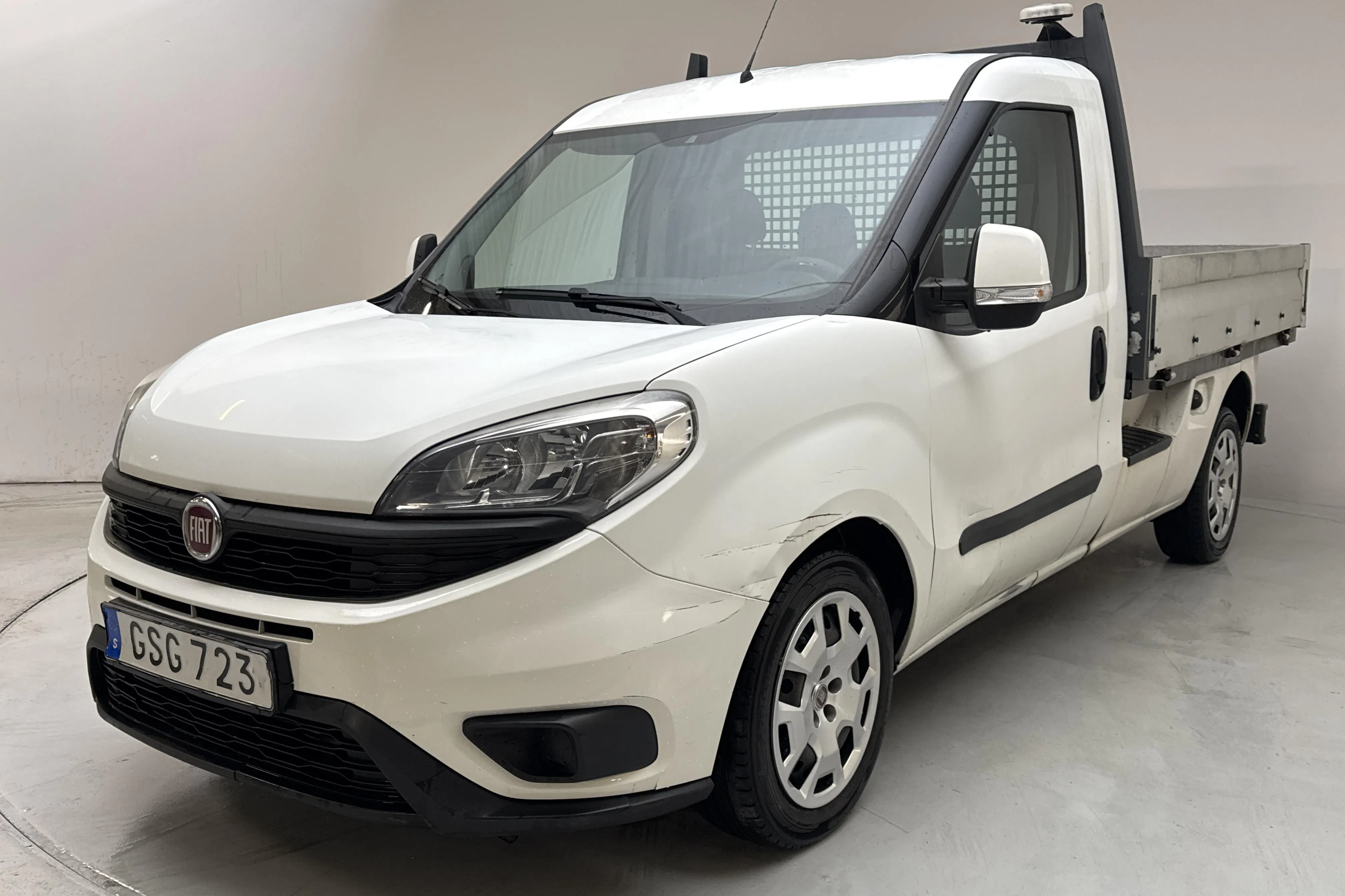 Presentationsfoto 1 av 9: Fiat Doblo Cargo 1.6 MJT (105hk) - 13 476 mil - Manuell - vit - 2016