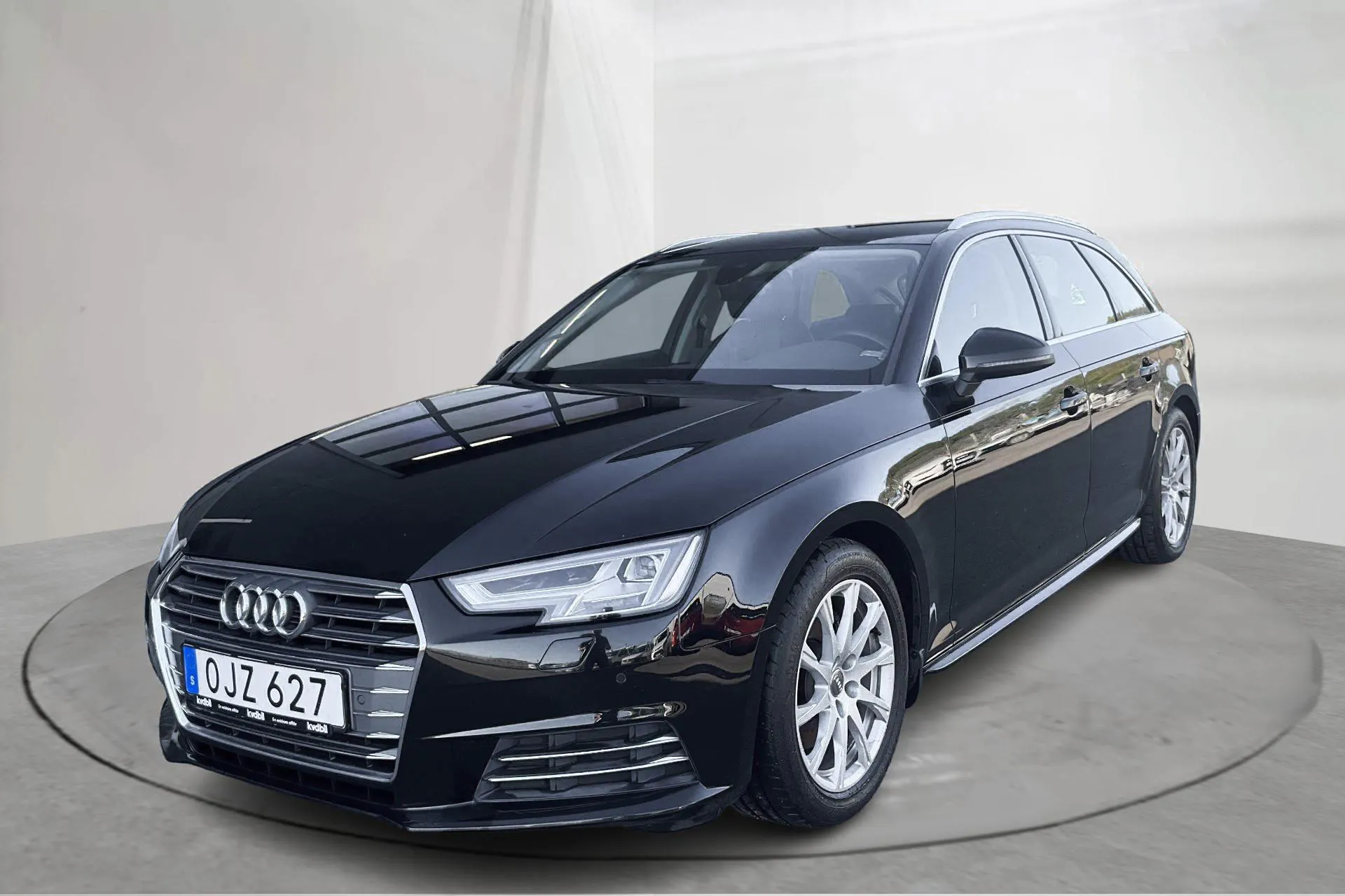 Presentationsfoto 1 av 13: Audi A4 2.0 TDI Avant (150hk) - 12 848 mil - Manuell - svart - 2017