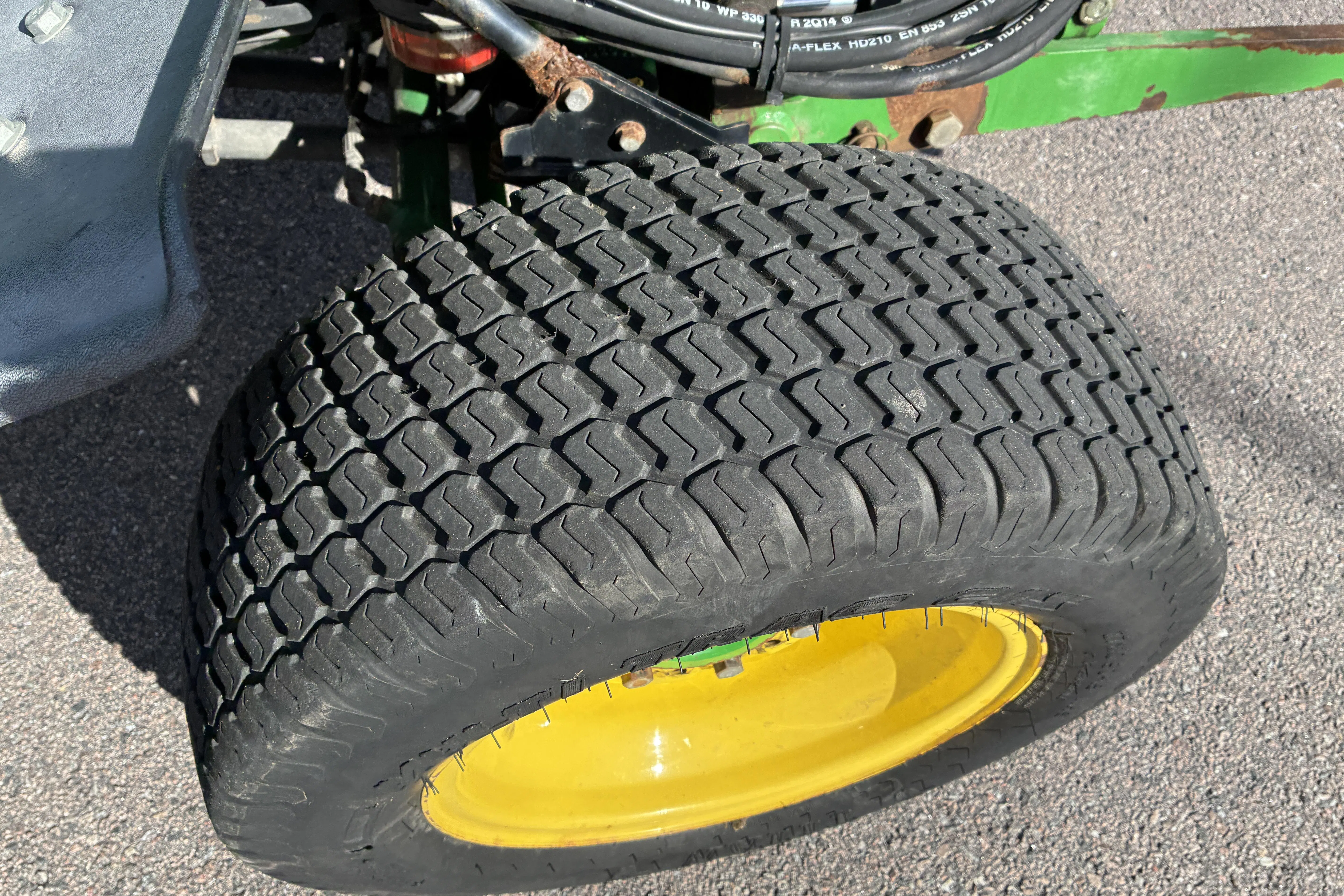 Presentation photo 41 of 41: JOHN DEERE 4066 R - 0 km - green - 2015