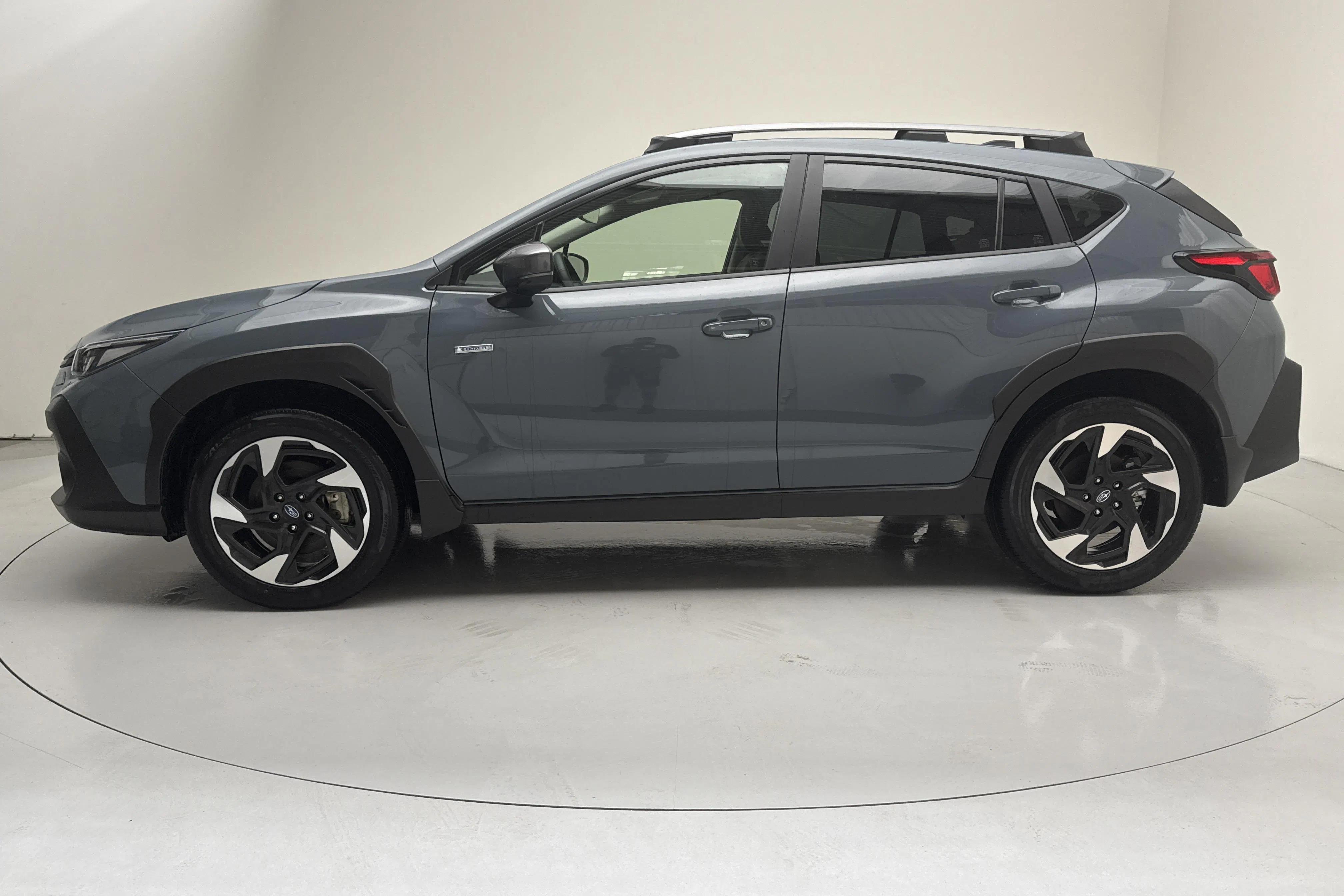 Presentation photo 2 of 17: Subaru Crosstrek 2.0 e-Boxer (136hk) - 28 130 km - Automatic - blue - 2025