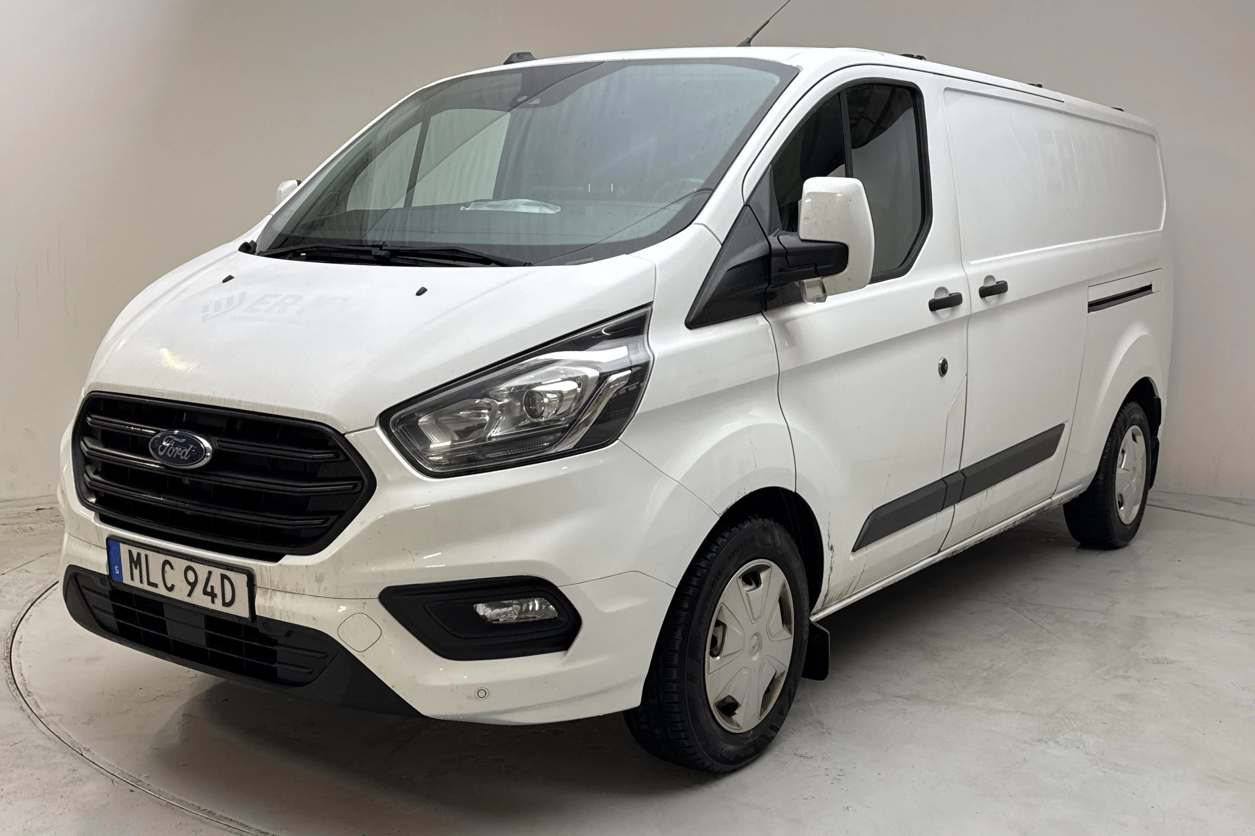 Presentation photo 1 of 12: Ford Transit Custom 340 (170hk) - 133 020 km - Manual - white - 2022