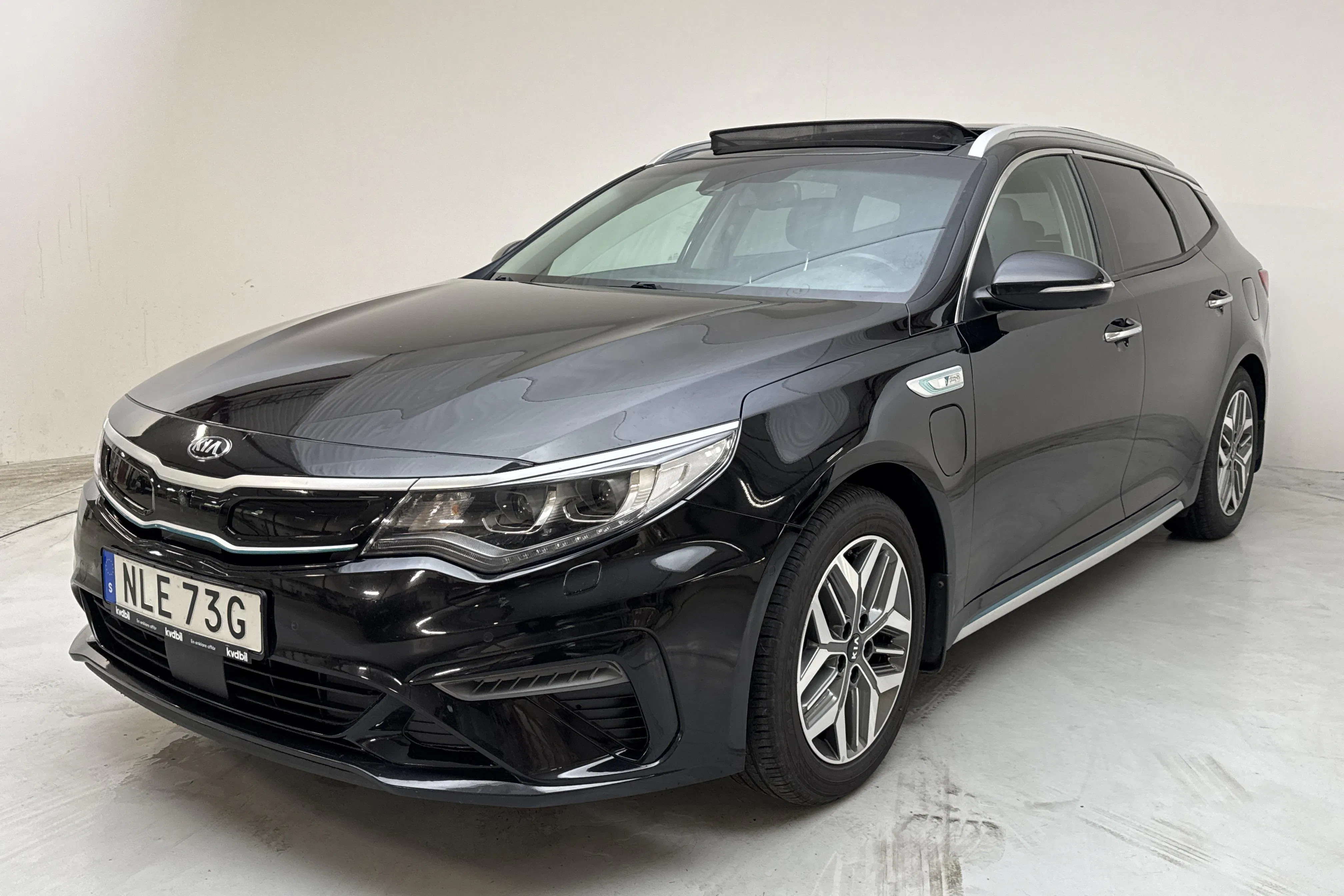 Presentation photo 1 of 18: KIA Optima 2.0 GDi Plug-in Hybrid SW (205hk) - 122 940 km - Automatic - black - 2020