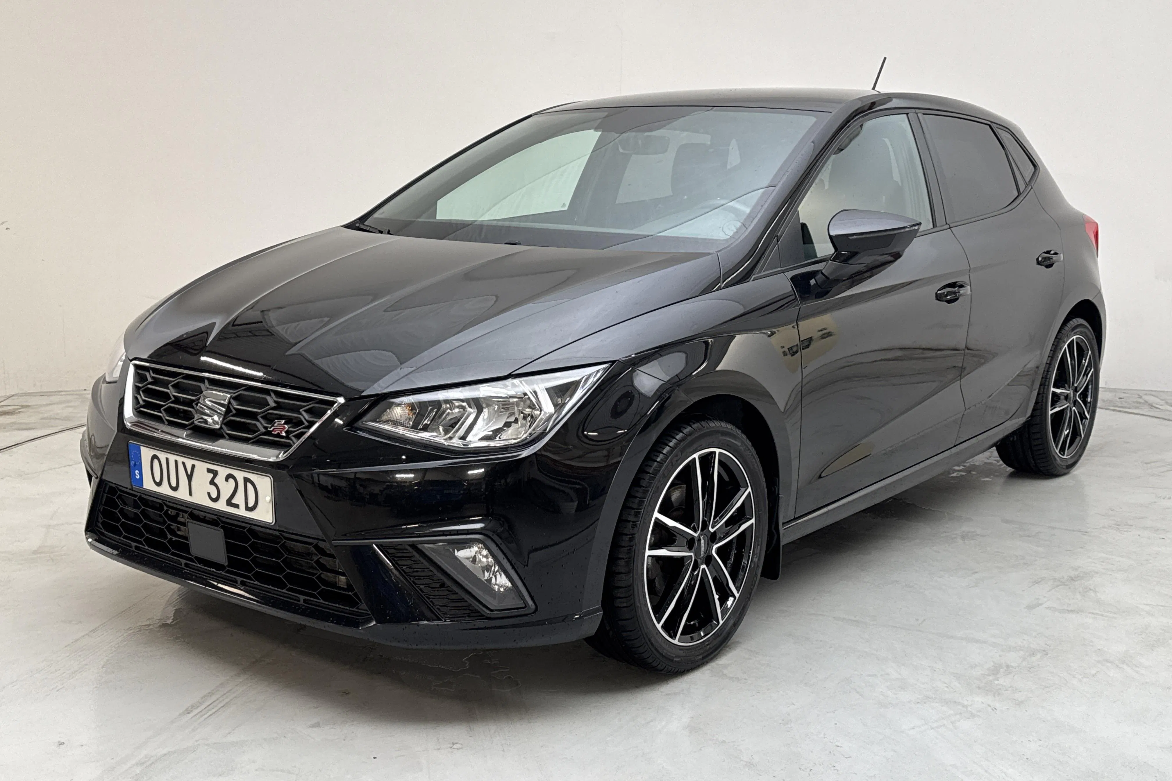 Presentation photo 1 of 12: Seat Ibiza 1.0 TSI 5dr (110hk) - 45 740 km - Automatic - black - 2021