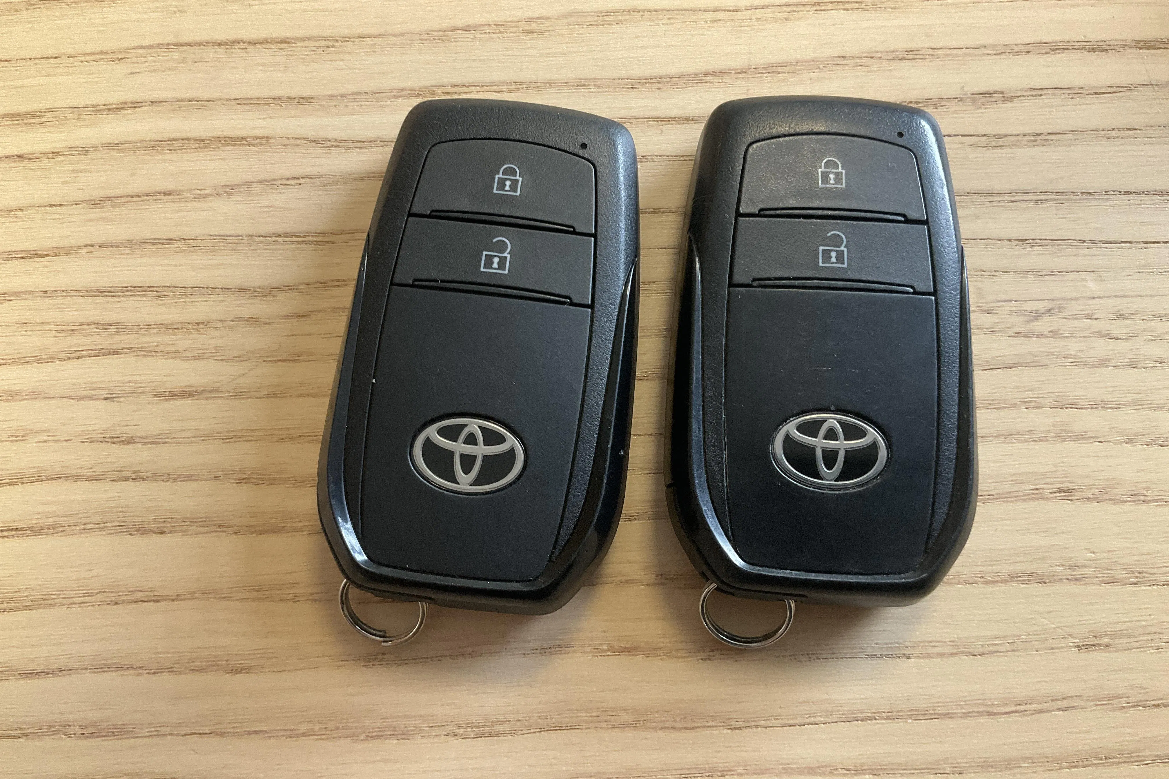 Presentationsfoto 13 av 13: Toyota Corolla Cross 2.0 AWD-i Elhybrid (197hk) - 10 708 mil - Automat - grön - 2024