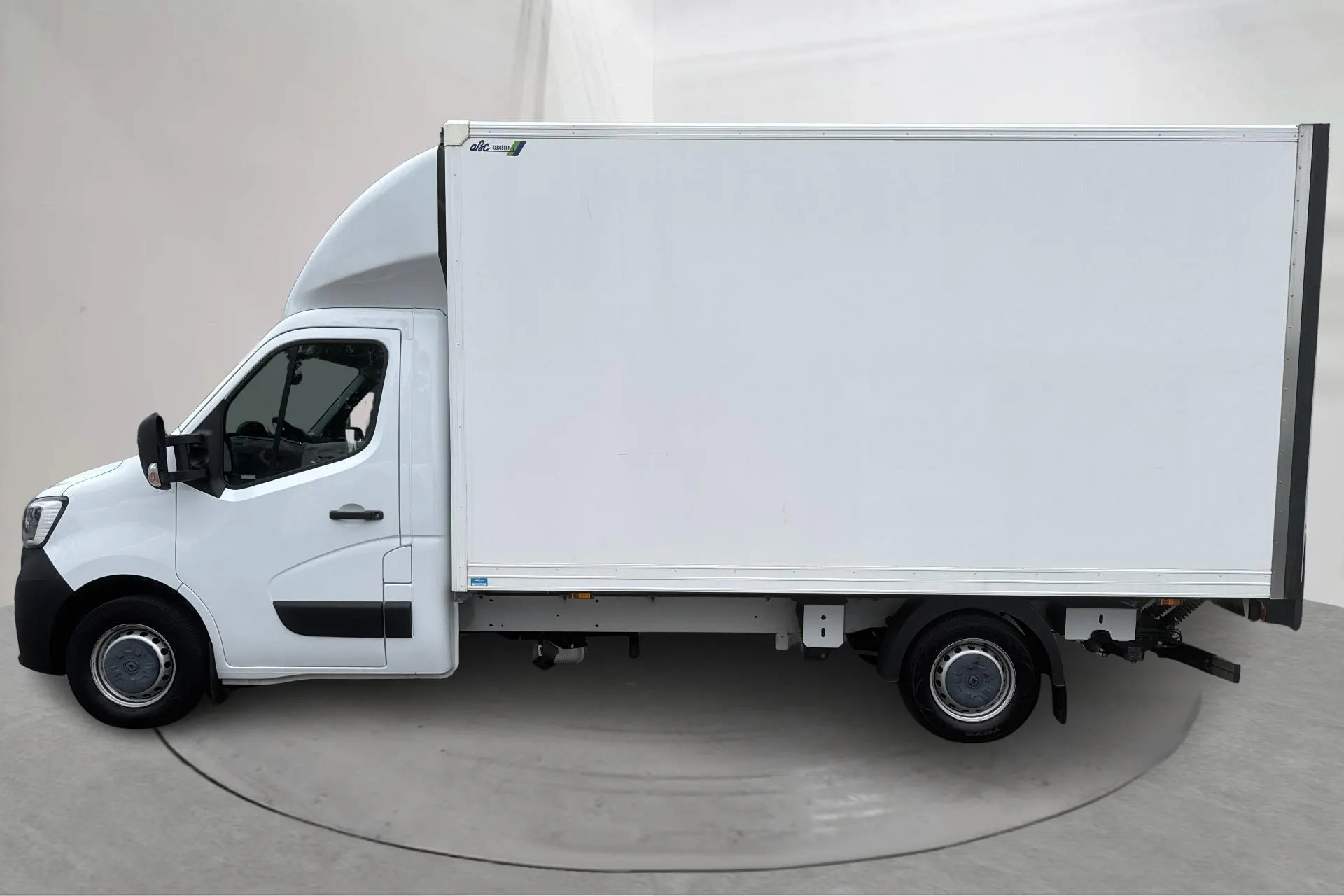 Presentation photo 2 of 11: Renault Master 2.3 dCi Volymskåp 2WD (145hk) - 46 620 km - Manual - white - 2023