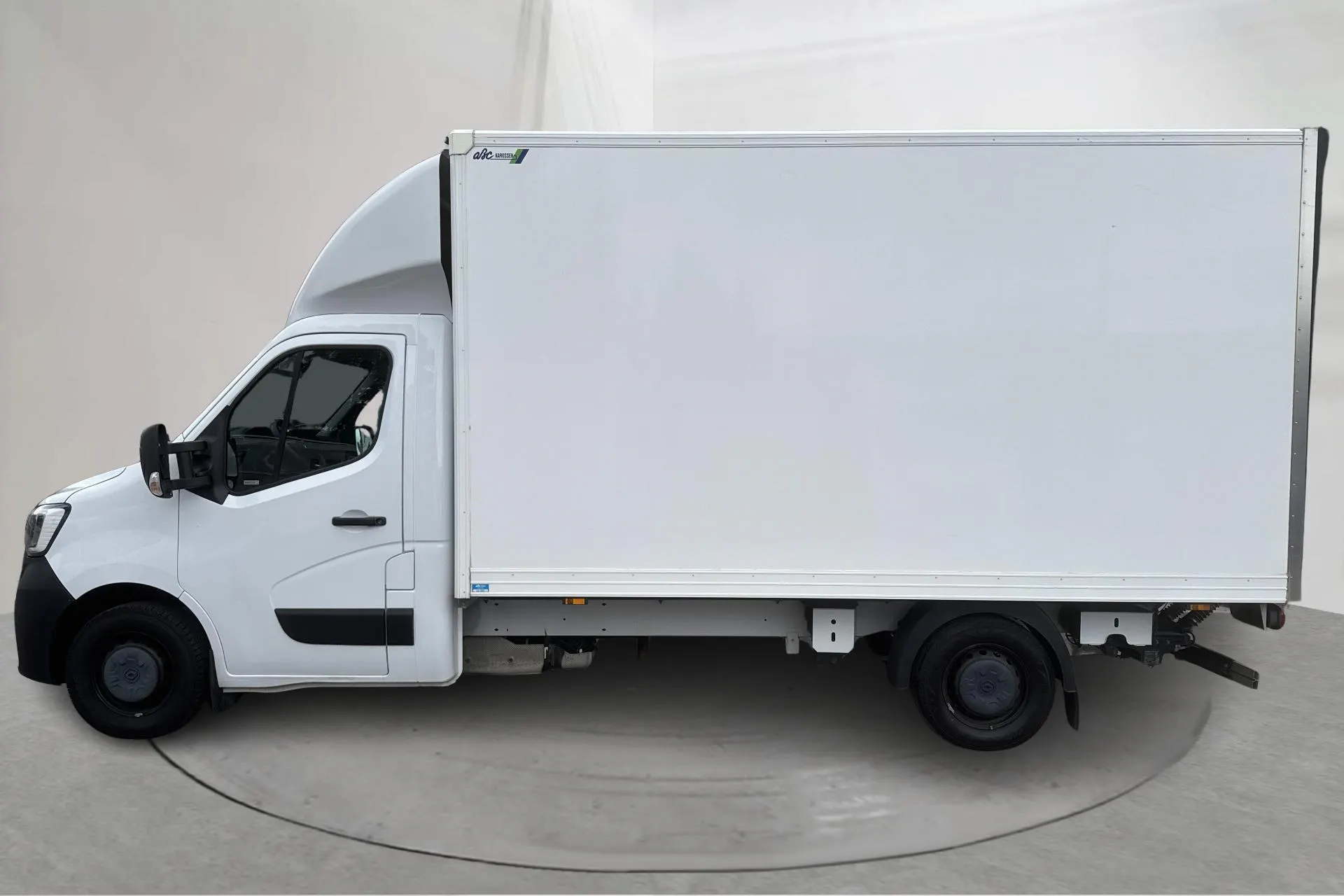 Presentationsfoto 2 av 12: Renault Master 2.3 dCi Volymskåp 2WD (145hk) - 12 778 mil - Manuell - vit - 2023