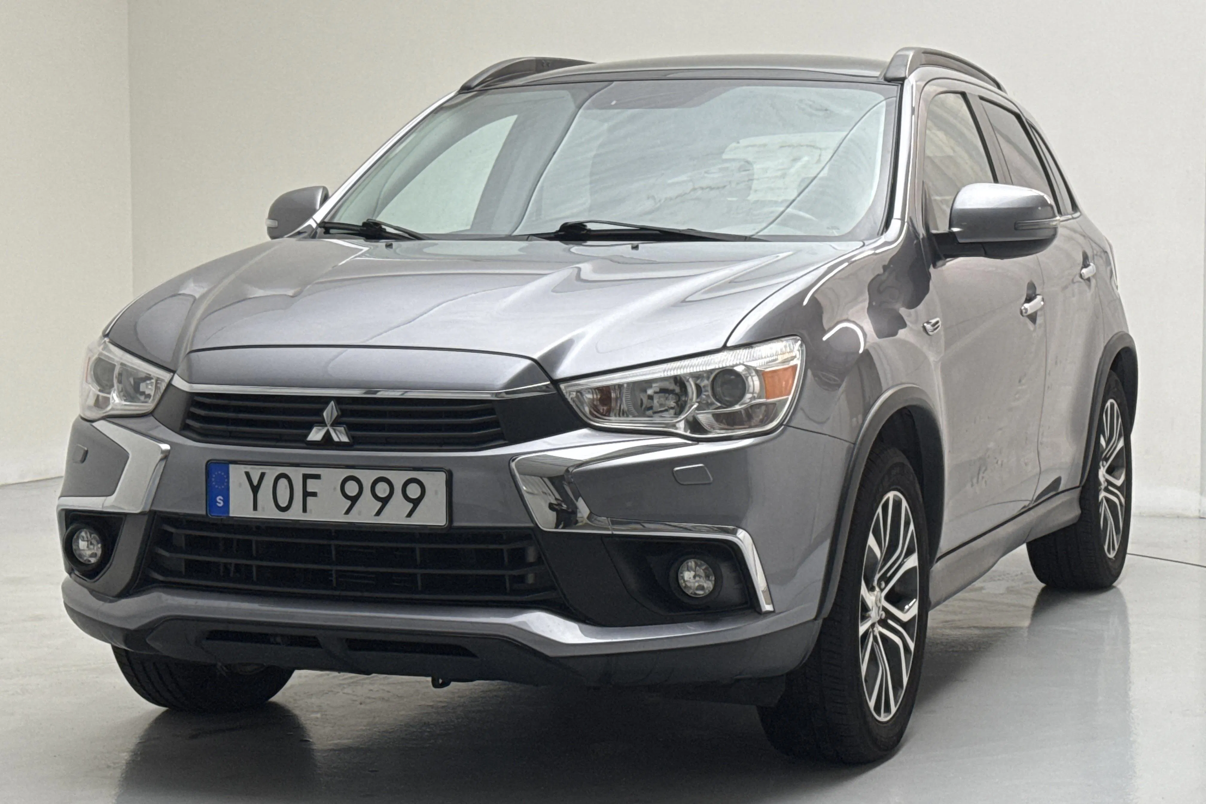 Presentationsfoto 1 av 15: Mitsubishi ASX 2.2D 4WD (150hk) - 17 855 mil - Automat - grå - 2017