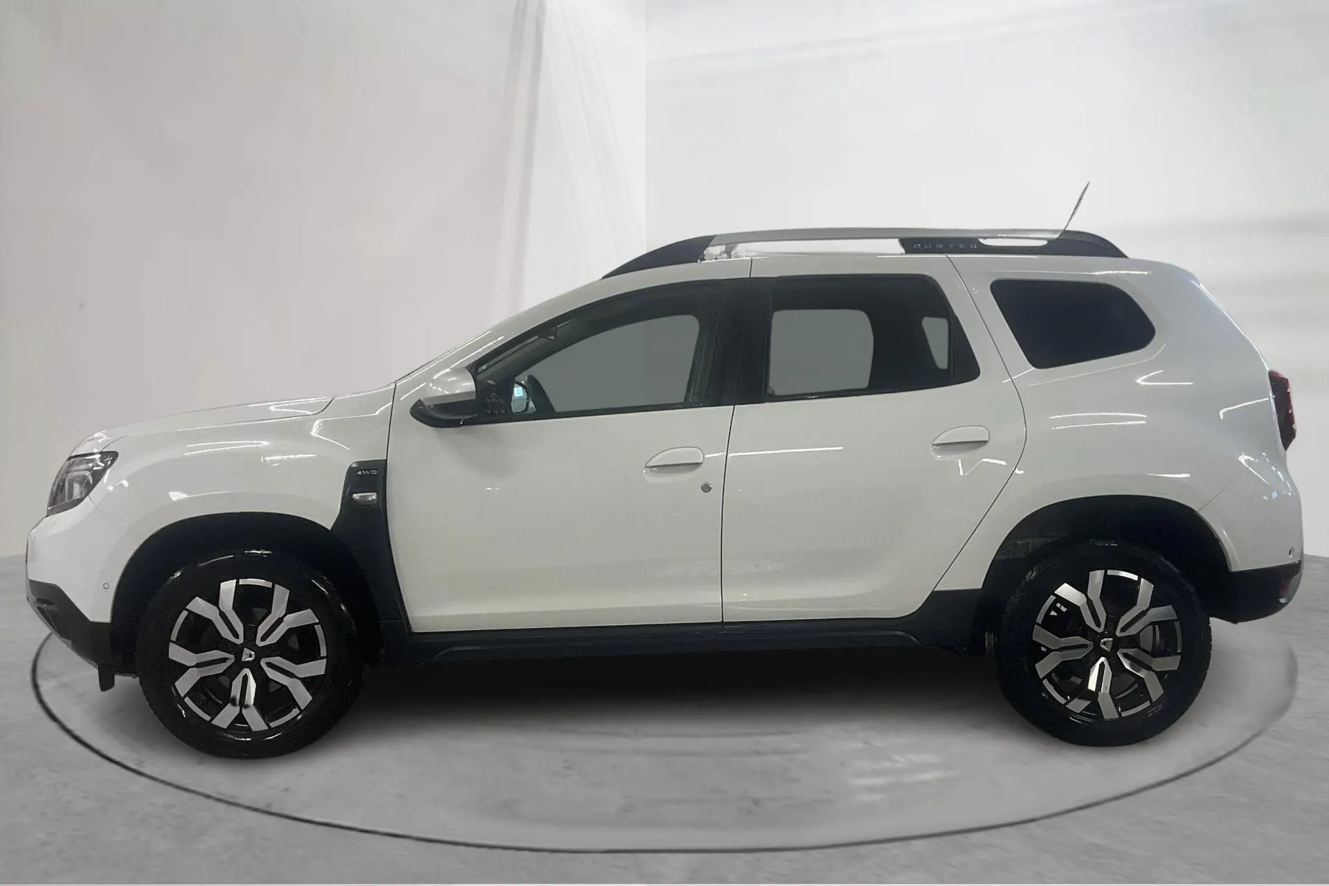 Presentationsfoto 2 av 20: Dacia Duster 1.5 dCi 4x4 (115hk) - 8 545 mil - Manuell - vit - 2023