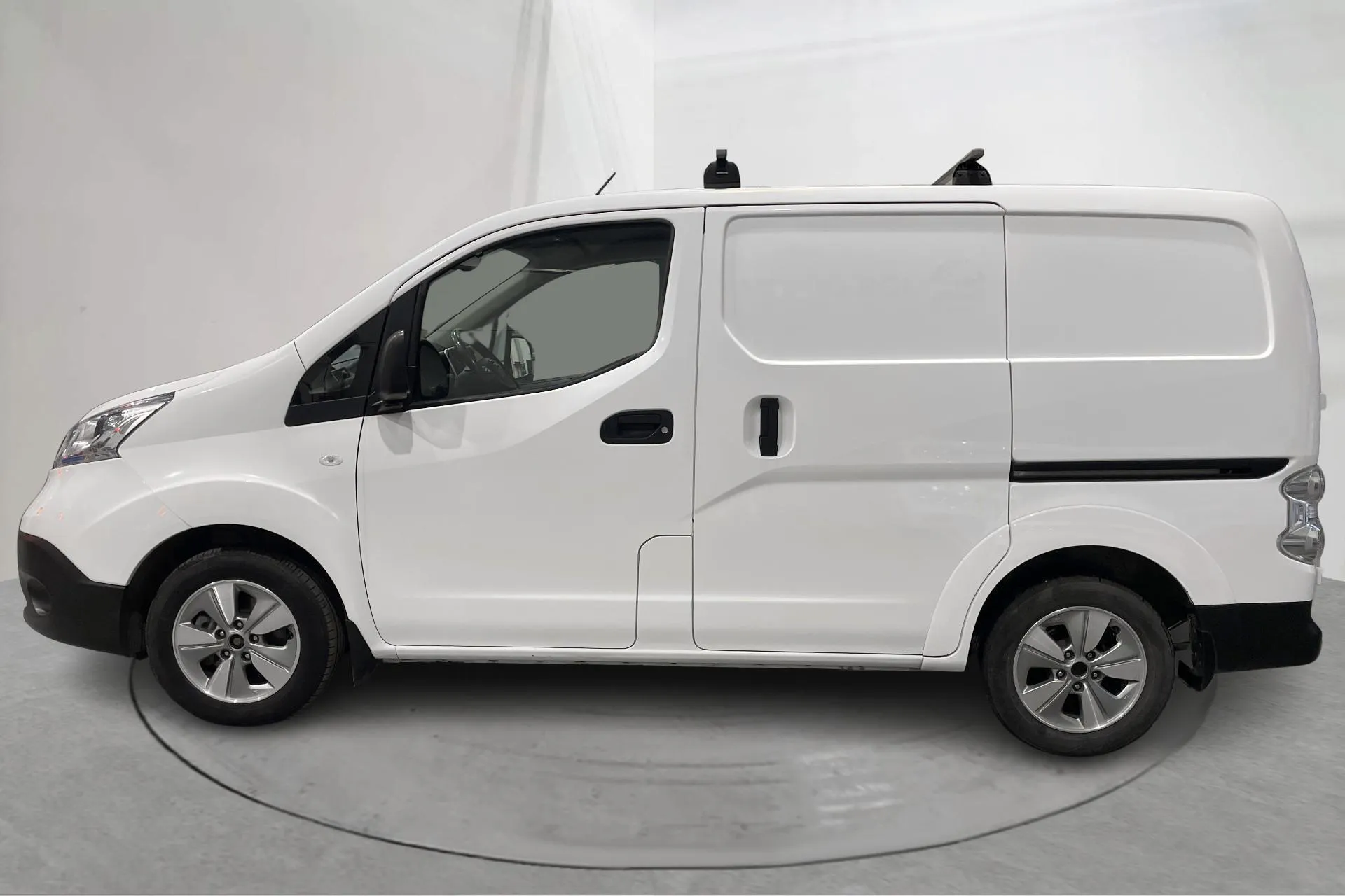 Presentationsfoto 2 av 16: Nissan e-NV200 24,0kWh (109hk) - 5 959 mil - Automat - vit - 2017