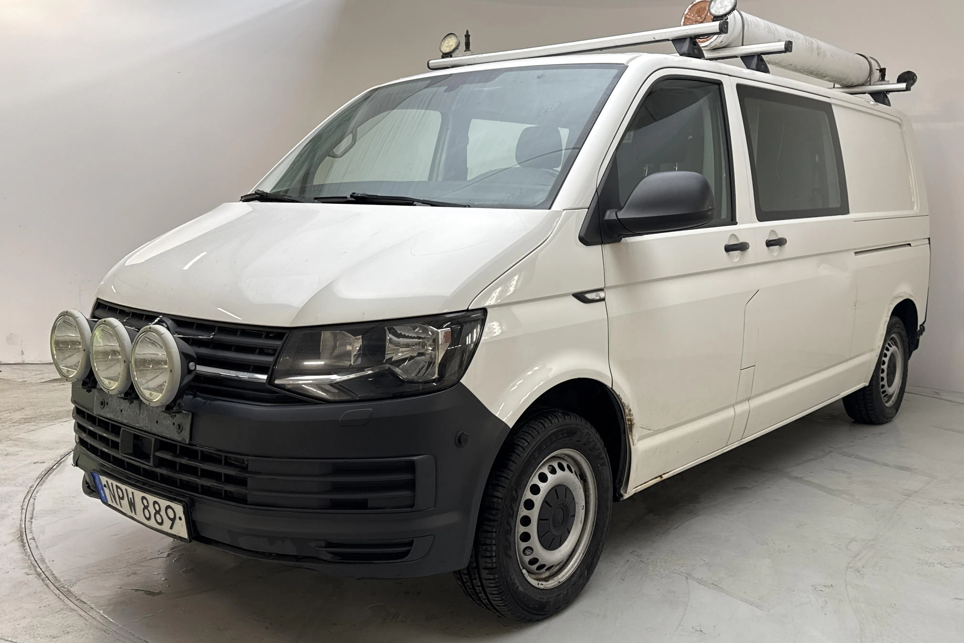 Presentationsfoto 1 av 13: VW Transporter T6 2.0 TDI BMT Skåp 4MOTION (150hk) - 20 474 mil - Manuell - vit - 2019