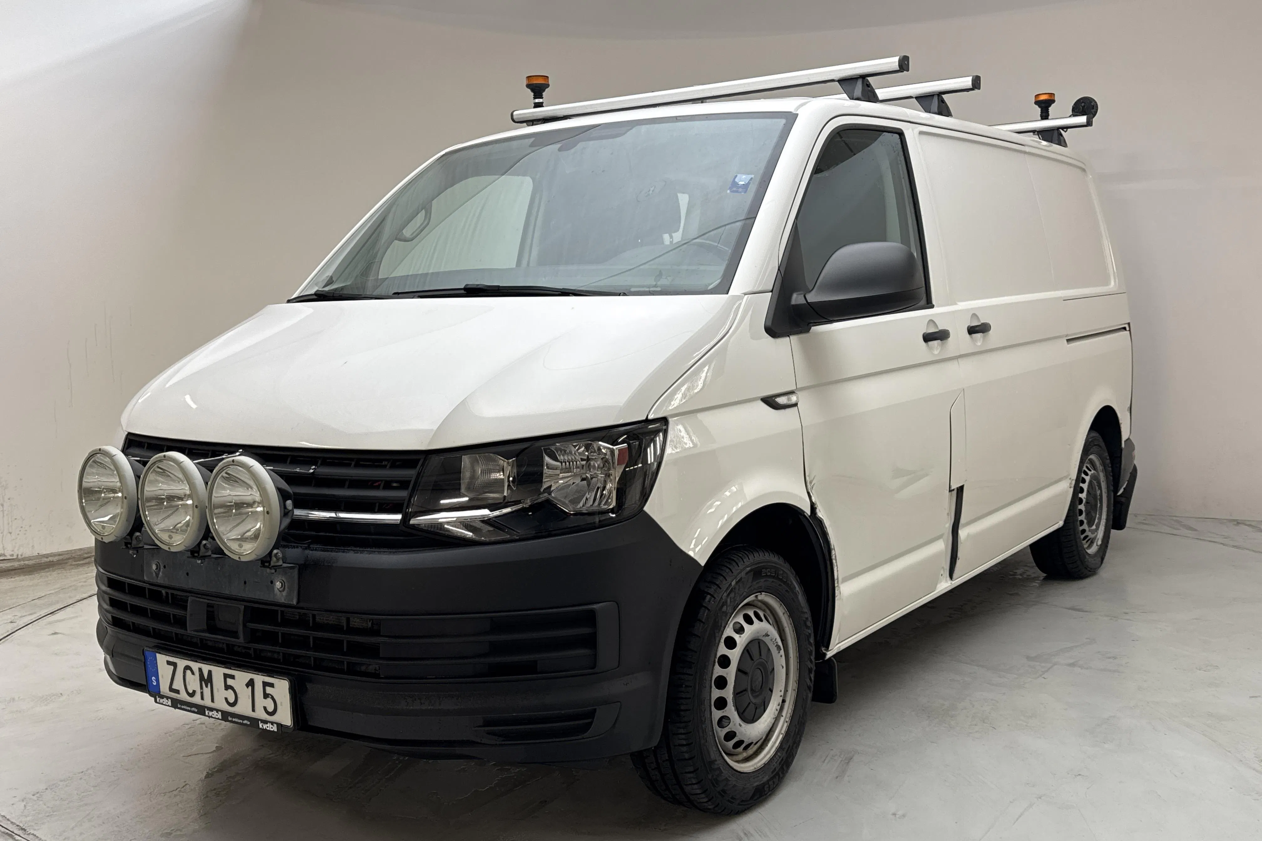 Presentation photo 1 of 13: VW Transporter T6 2.0 TDI BMT Skåp (150hk) - 128 380 km - Manual - white - 2018