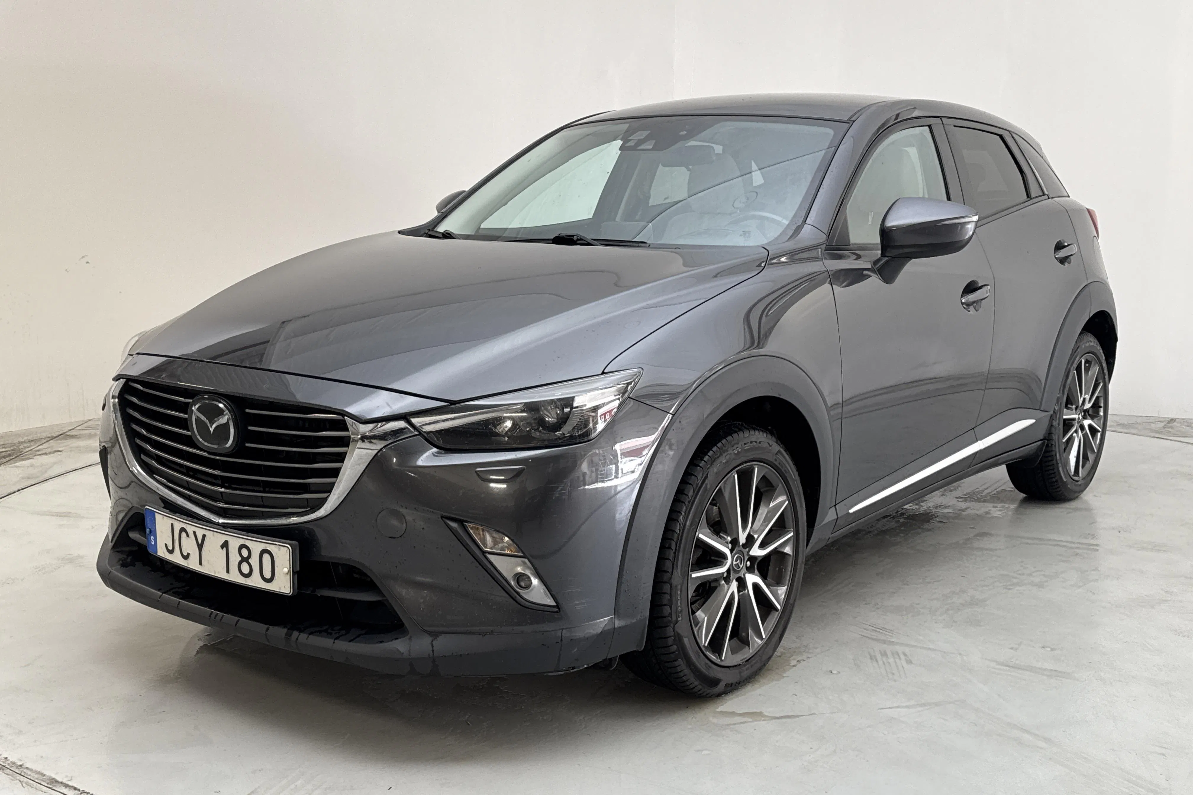 Presentationsfoto 1 av 14: Mazda CX-3 1.5 DE AWD (105hk) - 23 752 mil - Automat - grå - 2016
