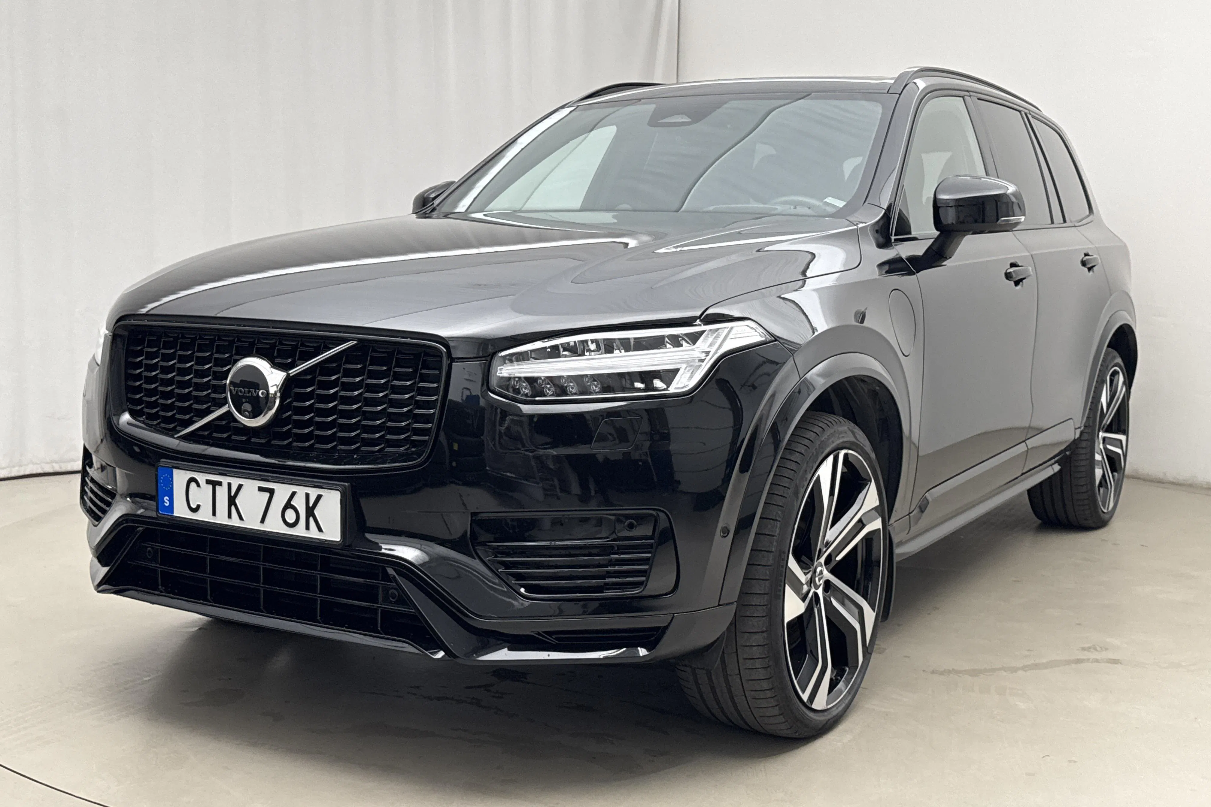 Presentationsfoto 1 av 29: Volvo XC90 T8 AWD Recharge (455hk) - 5 980 mil - Automat - svart - 2024