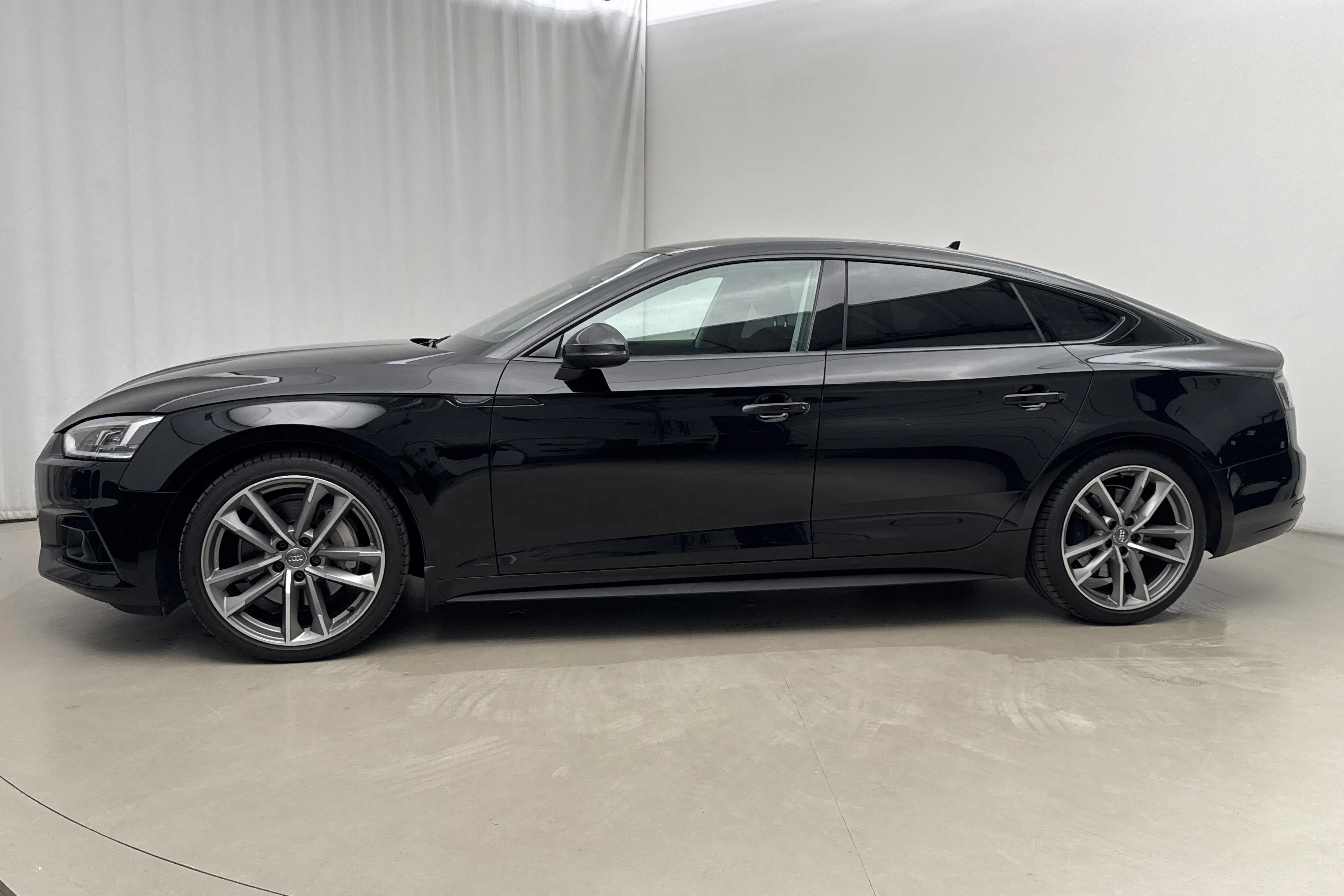 Presentationsfoto 2 av 17: Audi A5 2.0 TFSI Sportback quattro (252hk) - 8 045 mil - Automat - svart - 2018
