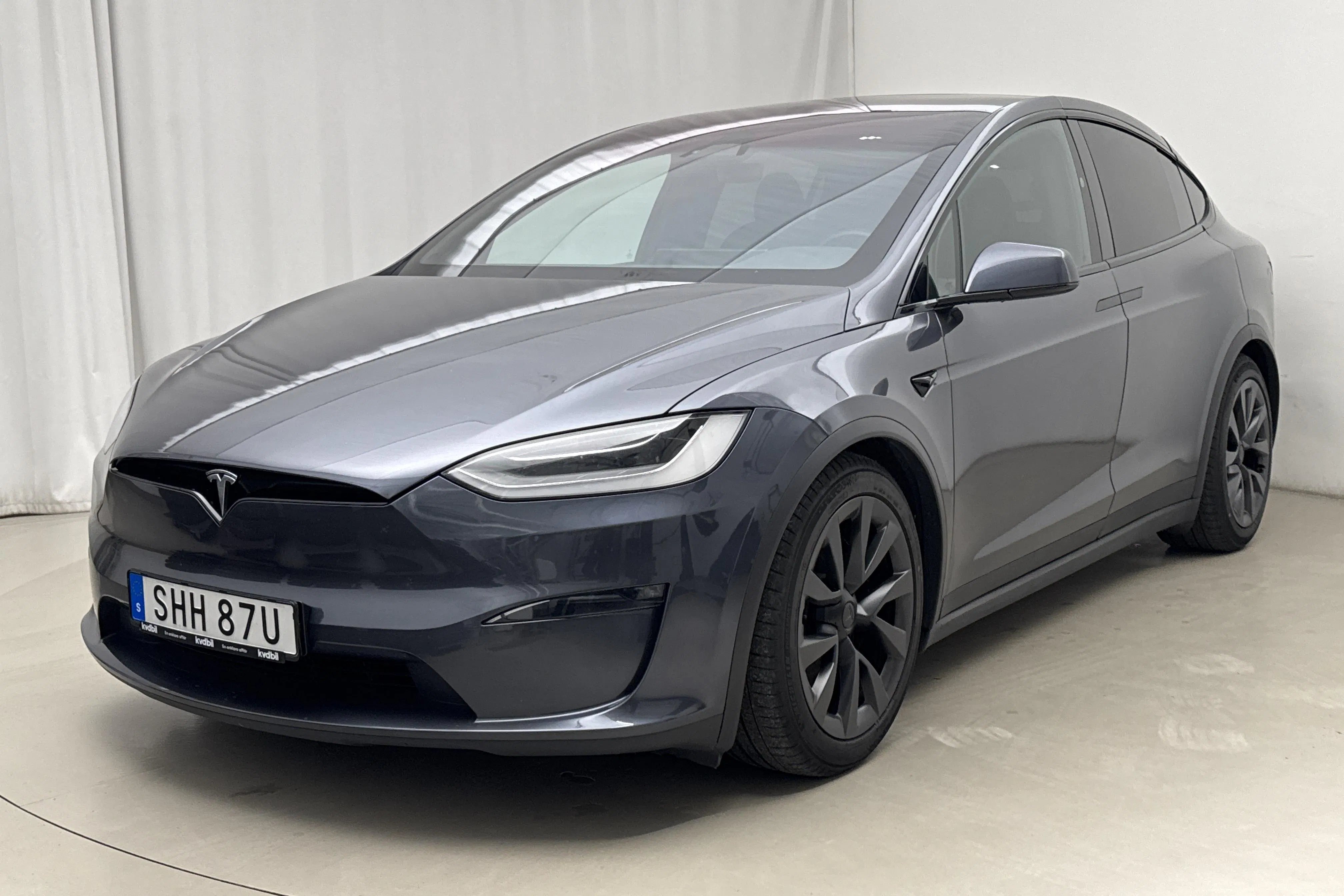 Presentationsfoto 1 av 28: Tesla Model X LR AWD - 9 128 mil - Automat - grå - 2023