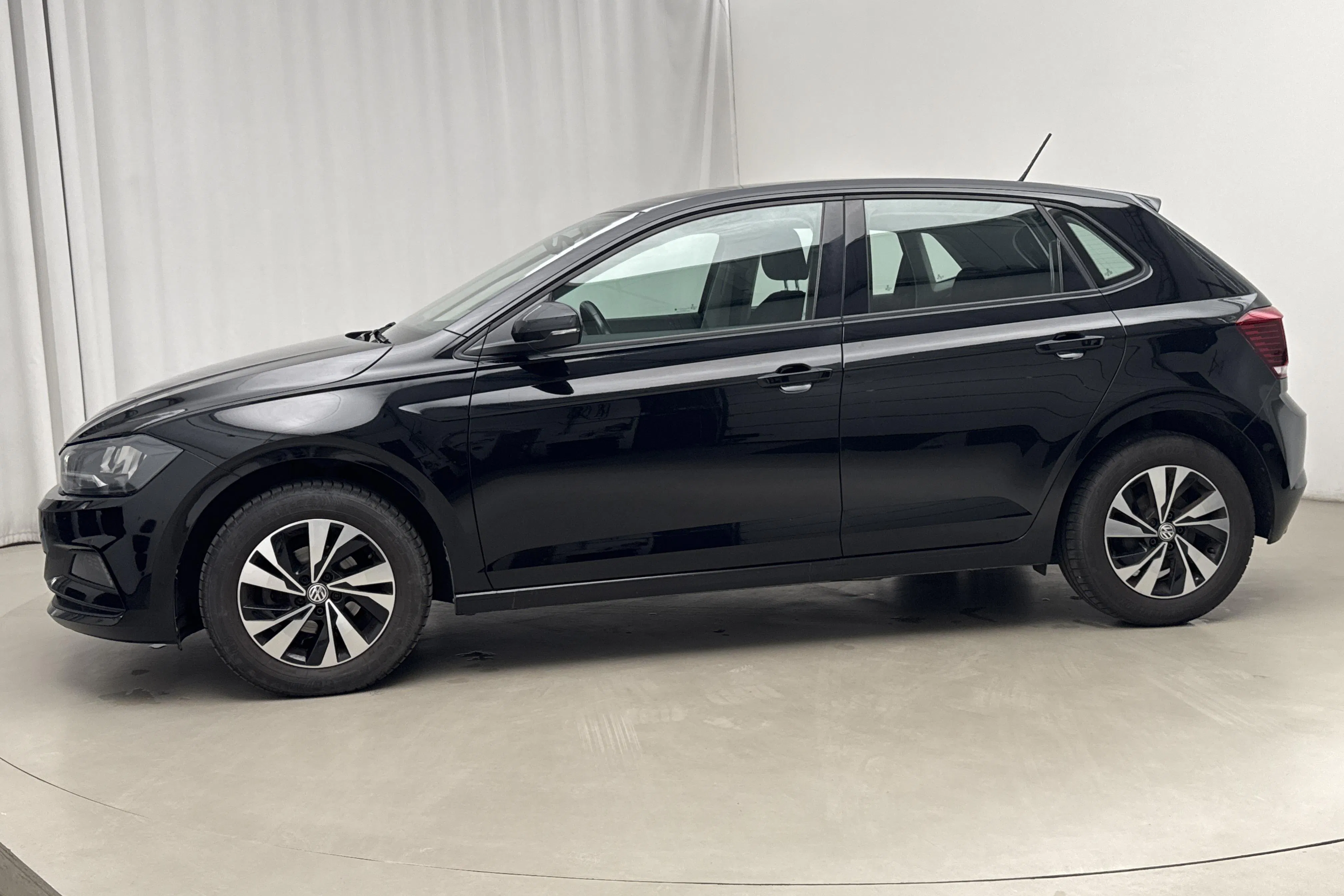 Presentation photo 2 of 15: VW Polo 1.0 TSI 5dr (95hk) - 80 630 km - Manual - black - 2019