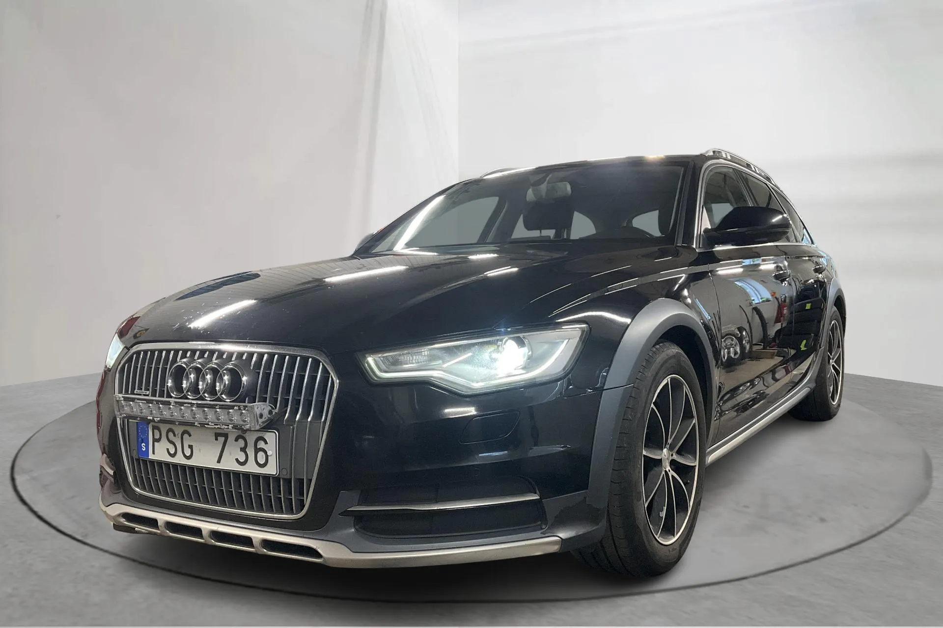 Presentationsfoto 1 av 15: Audi A6 Allroad 3.0 TDI quattro (313hk) - 28 761 mil - Automat - svart - 2013