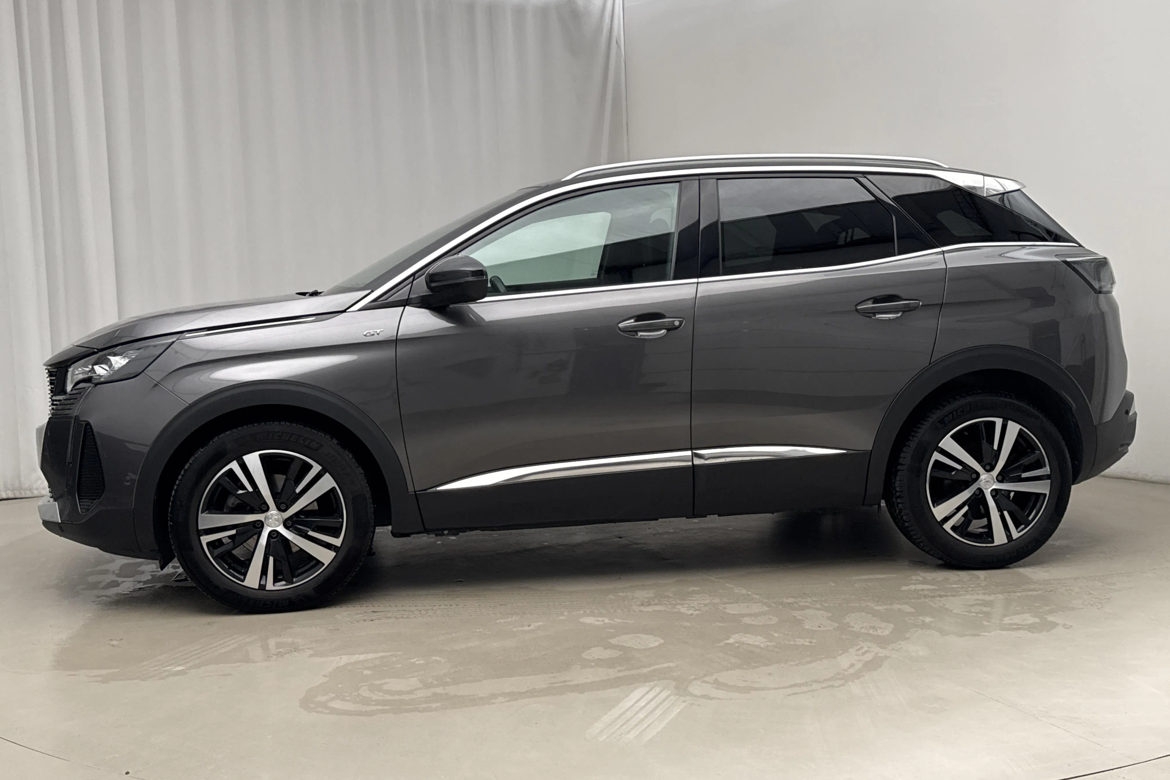 Presentation photo 2 of 18: Peugeot 3008 1.2 PureTech (130hk) - 46 840 km - Automatic - gray - 2023