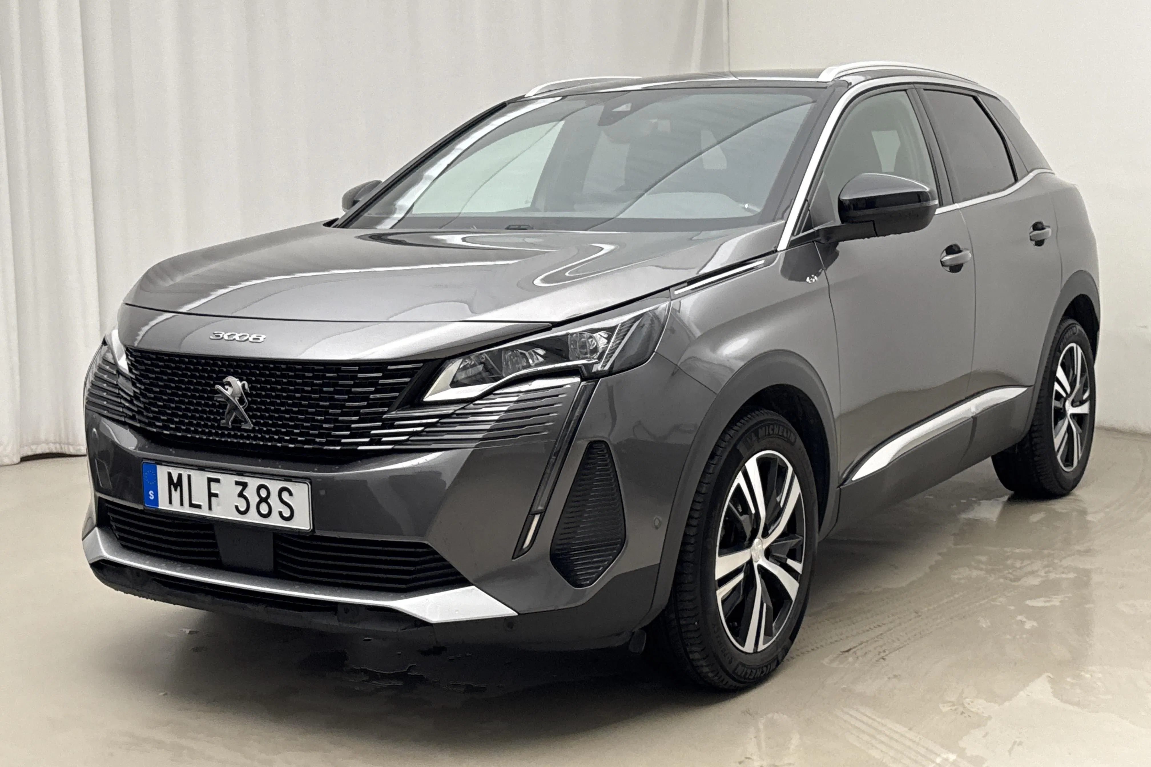 Presentation photo 1 of 18: Peugeot 3008 1.2 PureTech (130hk) - 46 840 km - Automatic - gray - 2023