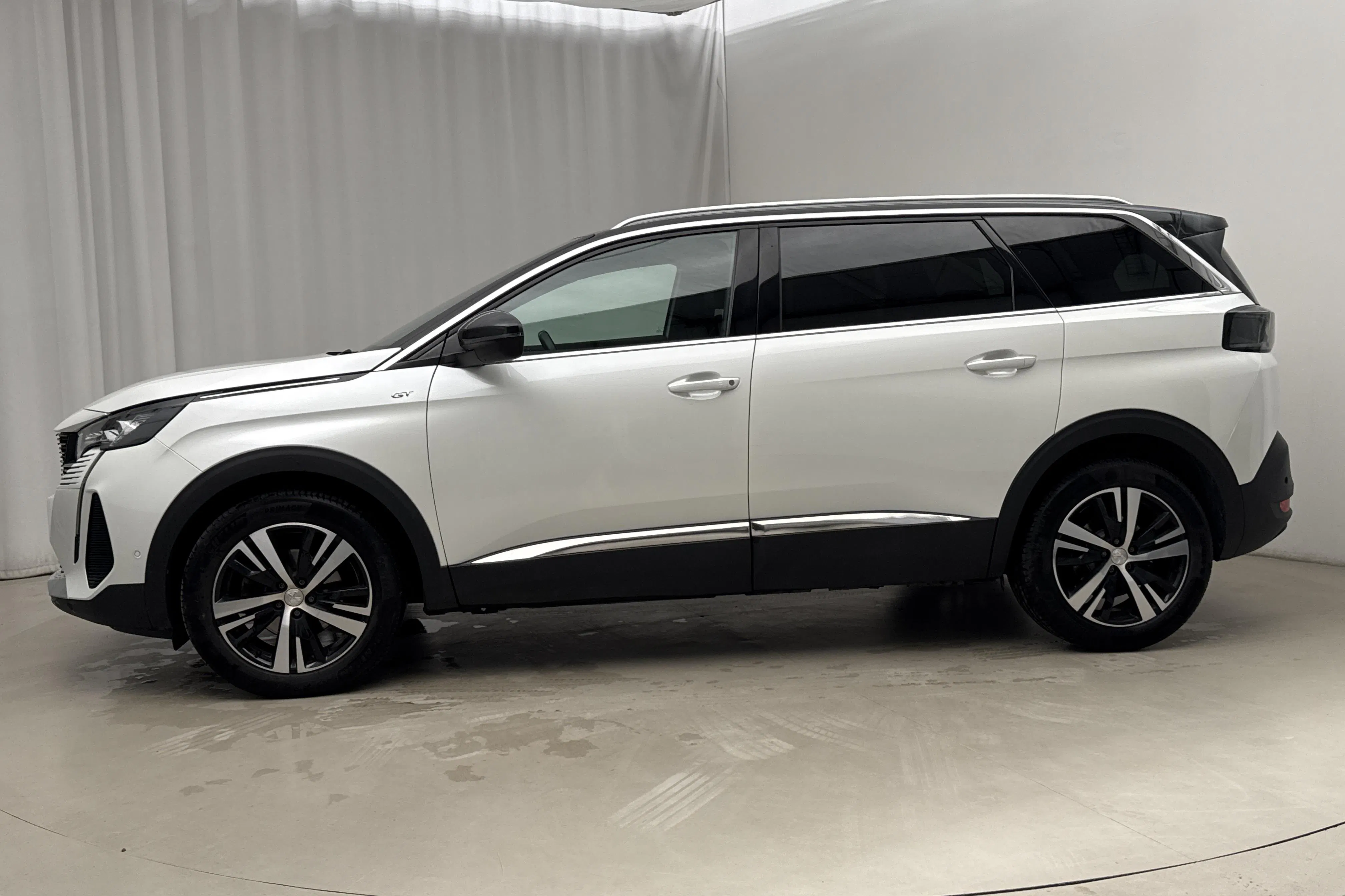 Presentationsfoto 2 av 21: Peugeot 5008 1.2 PureTech (130hk) - 7 506 mil - Automat - vit - 2023
