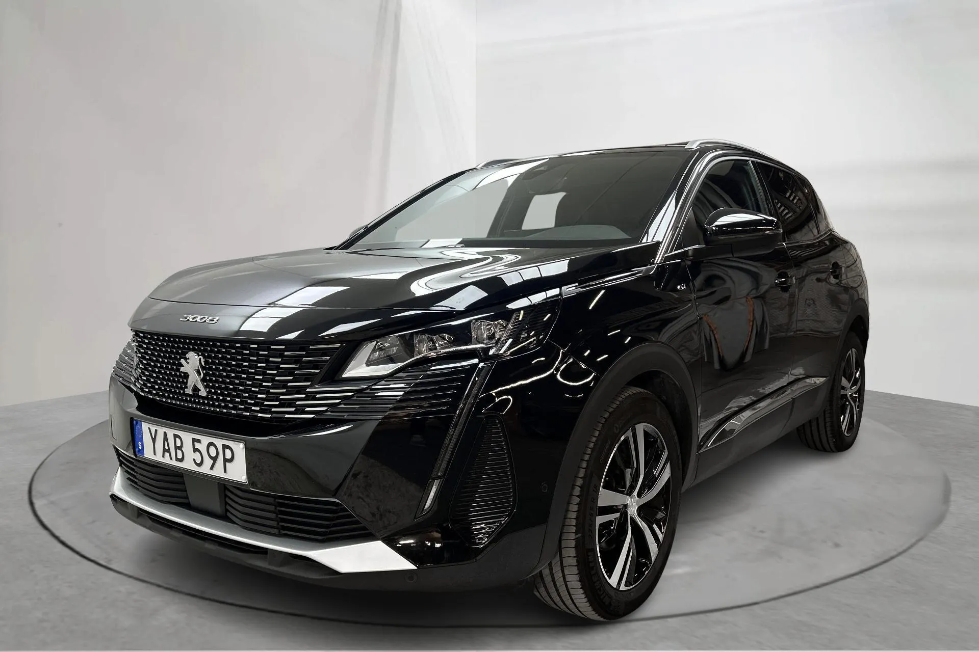 Presentation photo 1 of 14: Peugeot 3008 1.2 PureTech (130hk) - 29 480 km - Automatic - black - 2023
