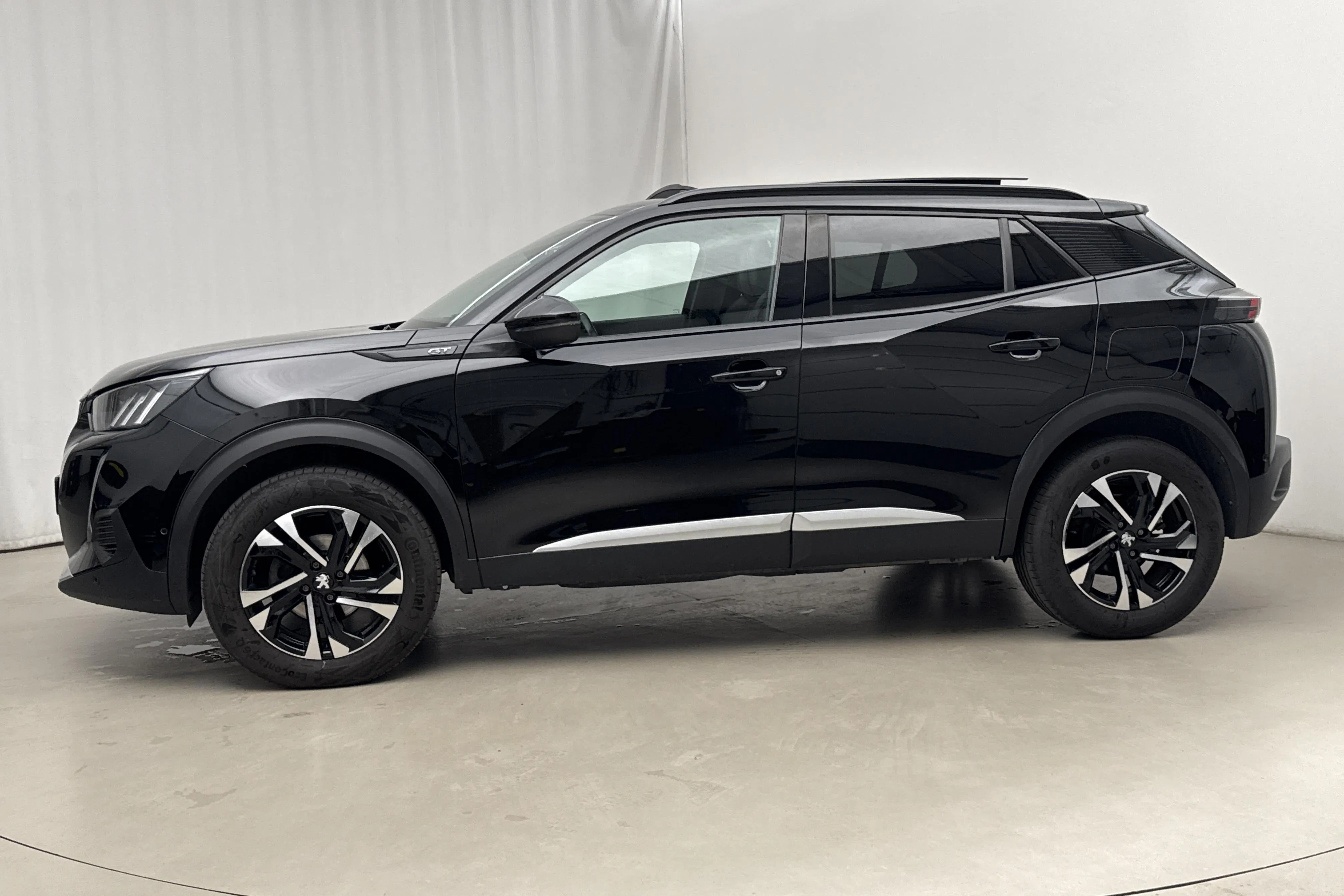 Presentation photo 2 of 20: Peugeot 2008 1.2 PureTech (130hk) - 41 160 km - Automatic - black - 2023