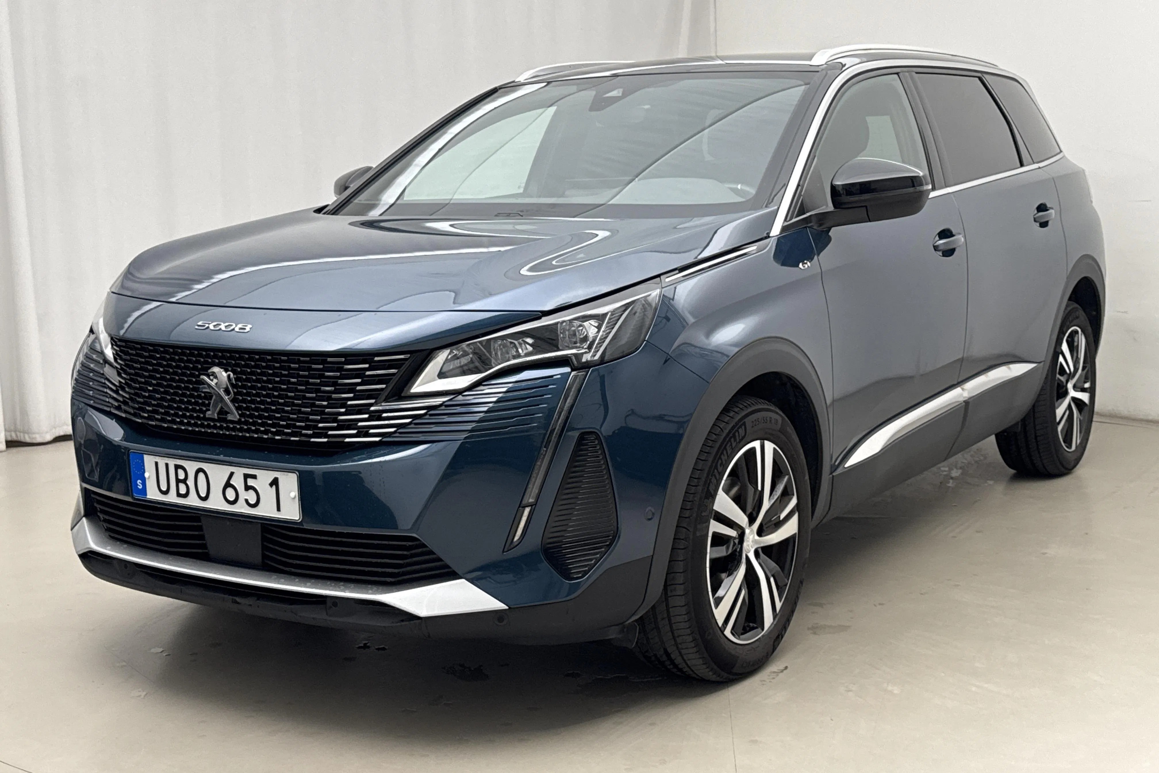 Presentationsfoto 1 av 19: Peugeot 5008 1.2 PureTech (130hk) - 5 487 mil - Automat - blå - 2023