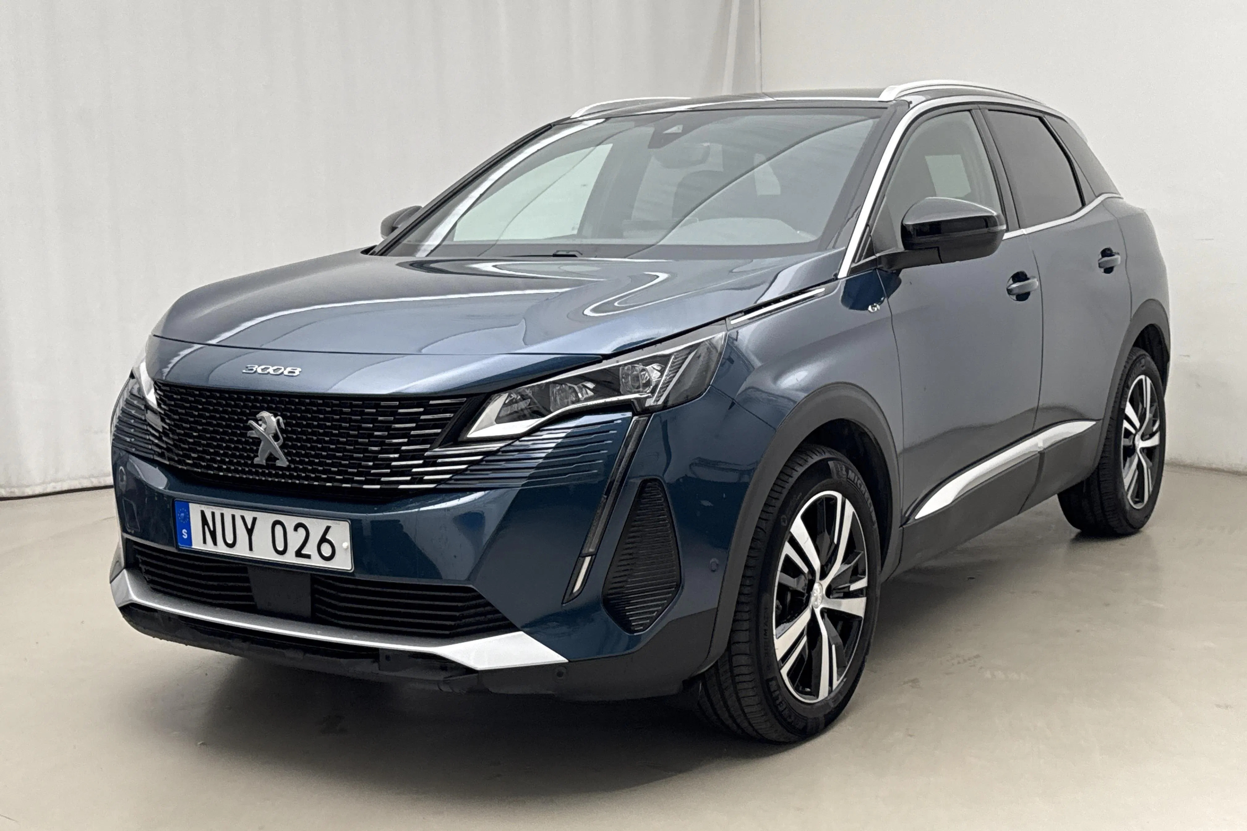 Presentationsfoto 1 av 18: Peugeot 3008 1.2 PureTech (130hk) - 1 628 mil - Automat - blå - 2023
