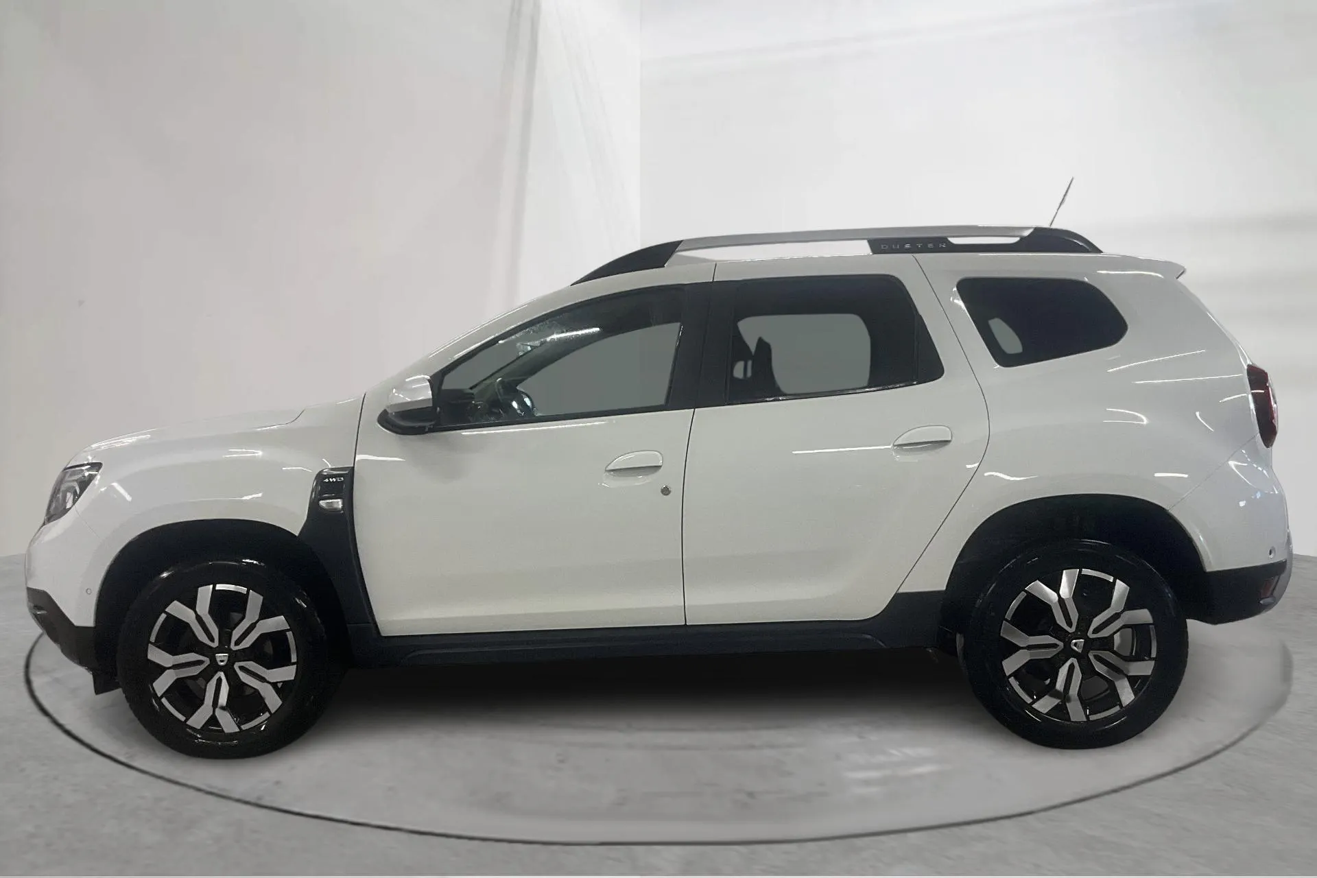 Presentationsfoto 2 av 20: Dacia Duster 1.5 dCi 4x4 (115hk) - 10 160 mil - Manuell - vit - 2023