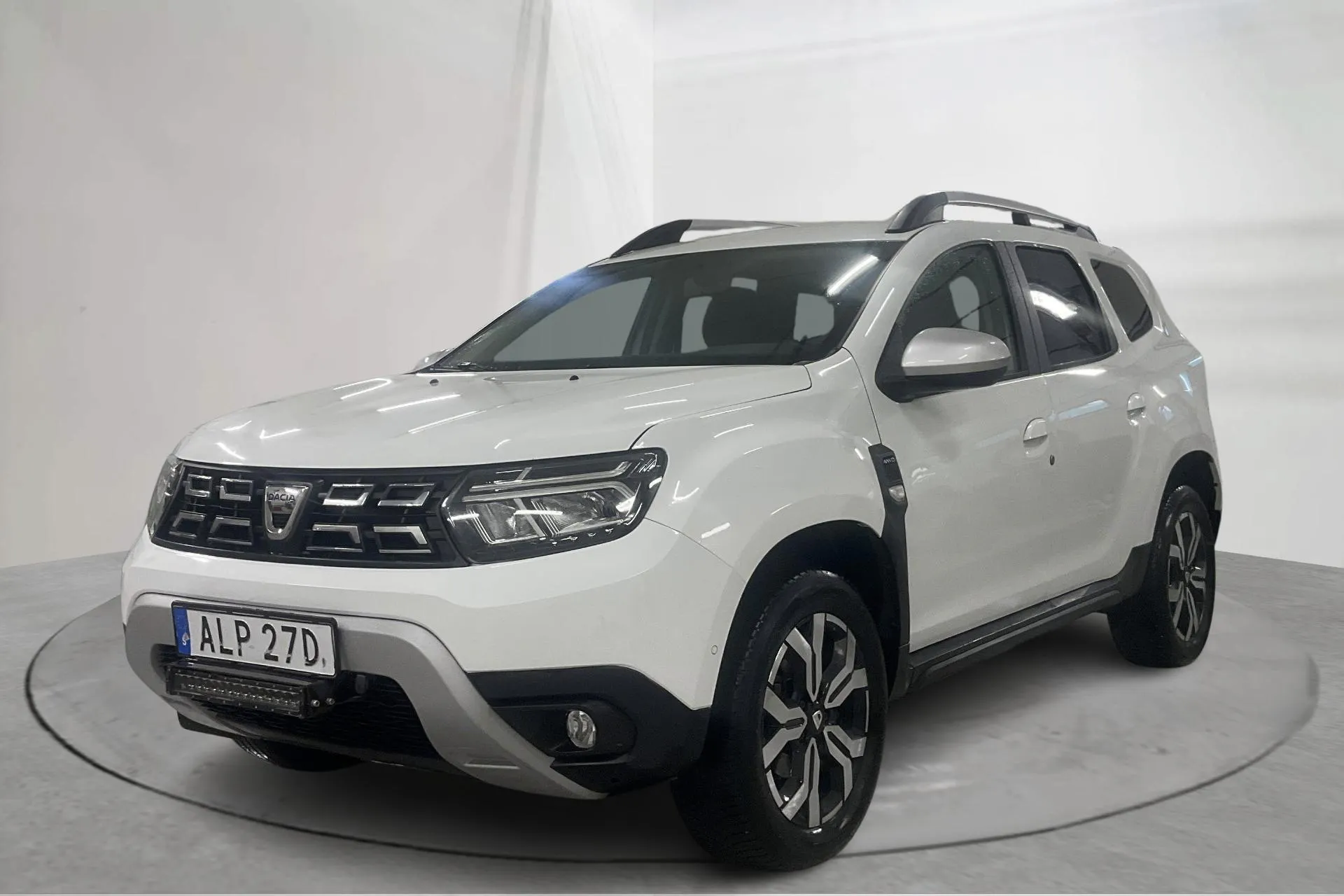 Presentationsfoto 1 av 19: Dacia Duster 1.5 dCi 4x4 (115hk) - 8 005 mil - Manuell - vit - 2023