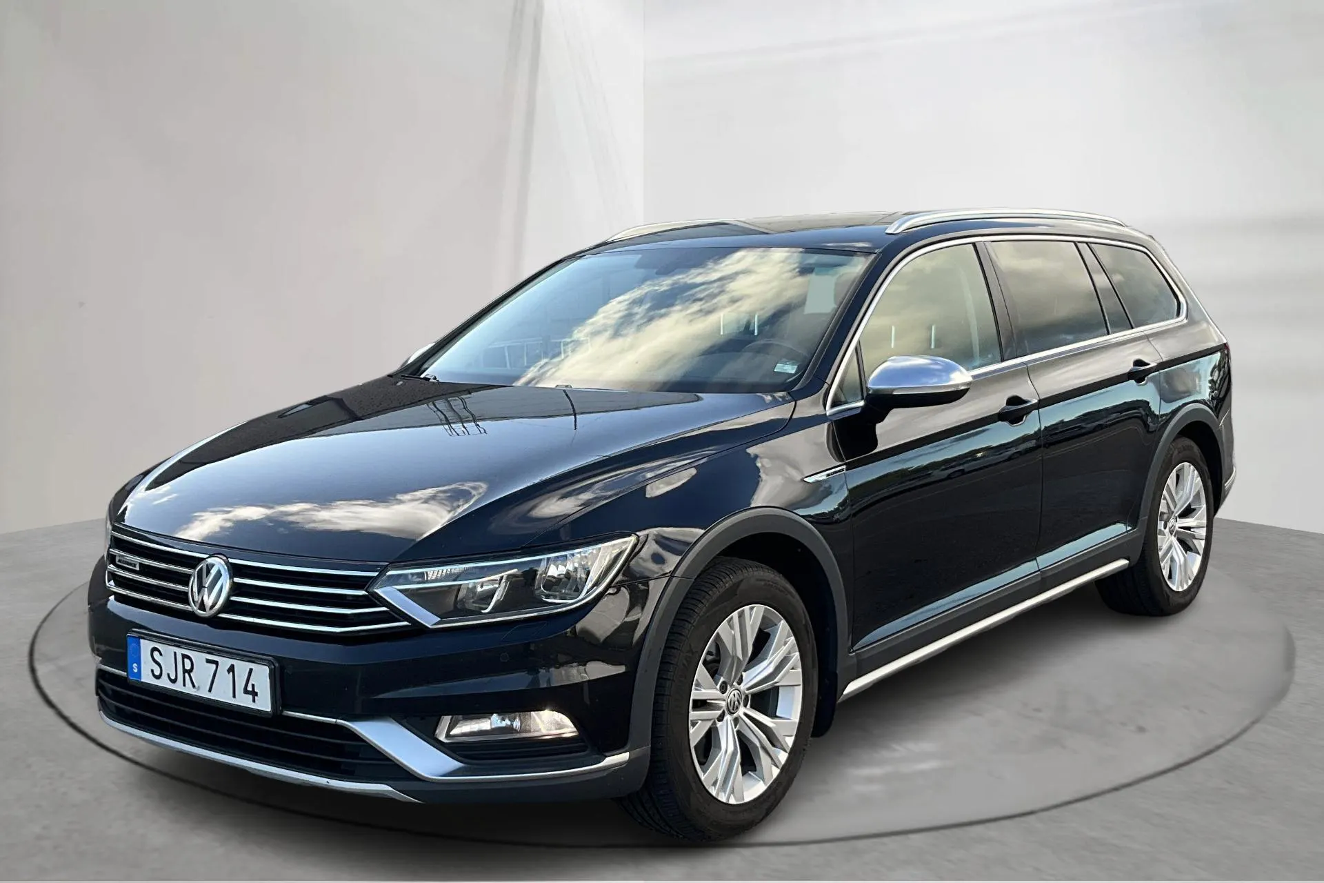Presentation photo 1 of 16: VW Passat Alltrack 2.0 TDI 4MOTION (190hk) - 171 230 km - Automatic - black - 2017