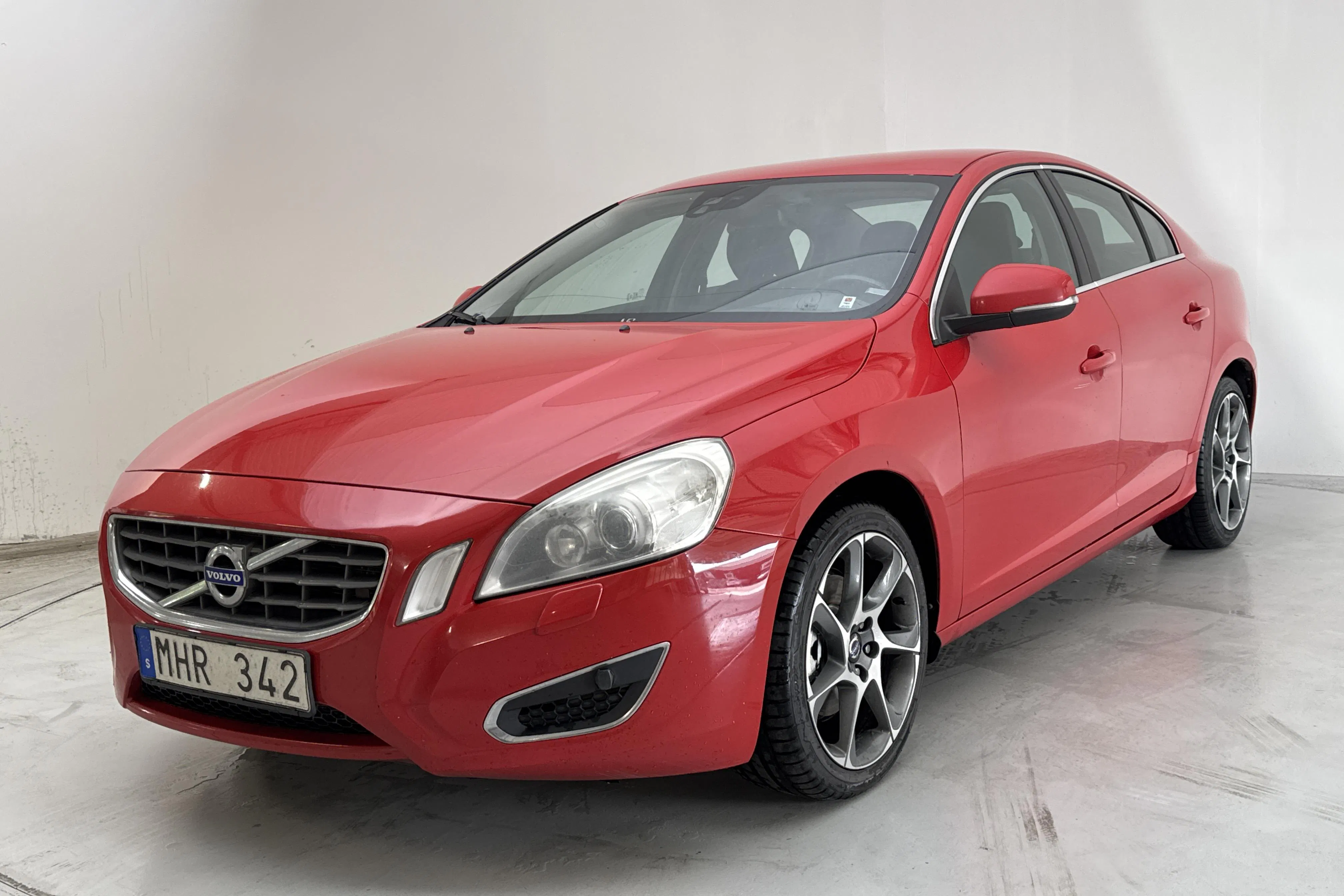 Presentation photo 1 of 12: Volvo S60 T3 (150hk) - 202 770 km - Manual - red - 2012