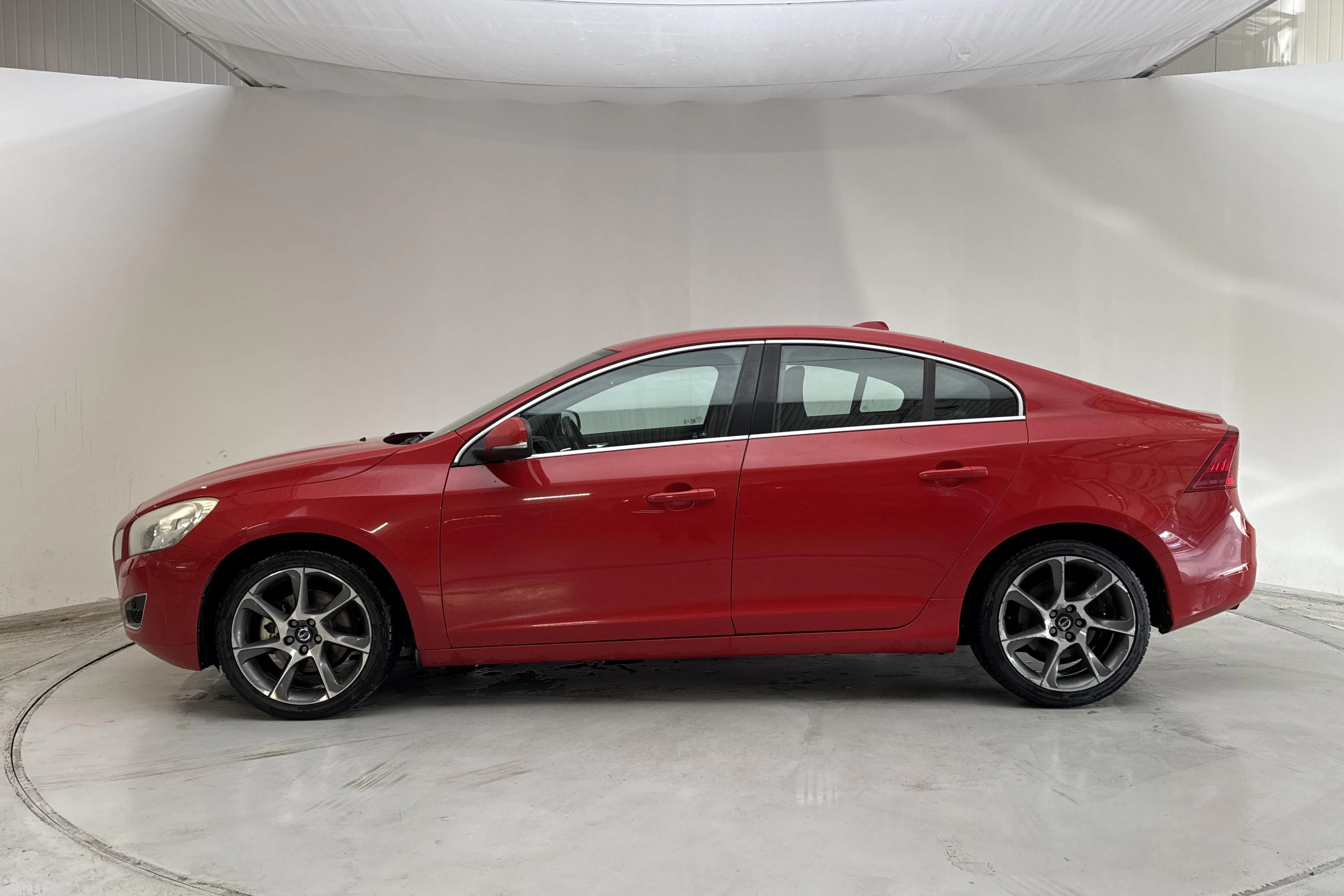 Presentation photo 2 of 12: Volvo S60 T3 (150hk) - 202 770 km - Manual - red - 2012