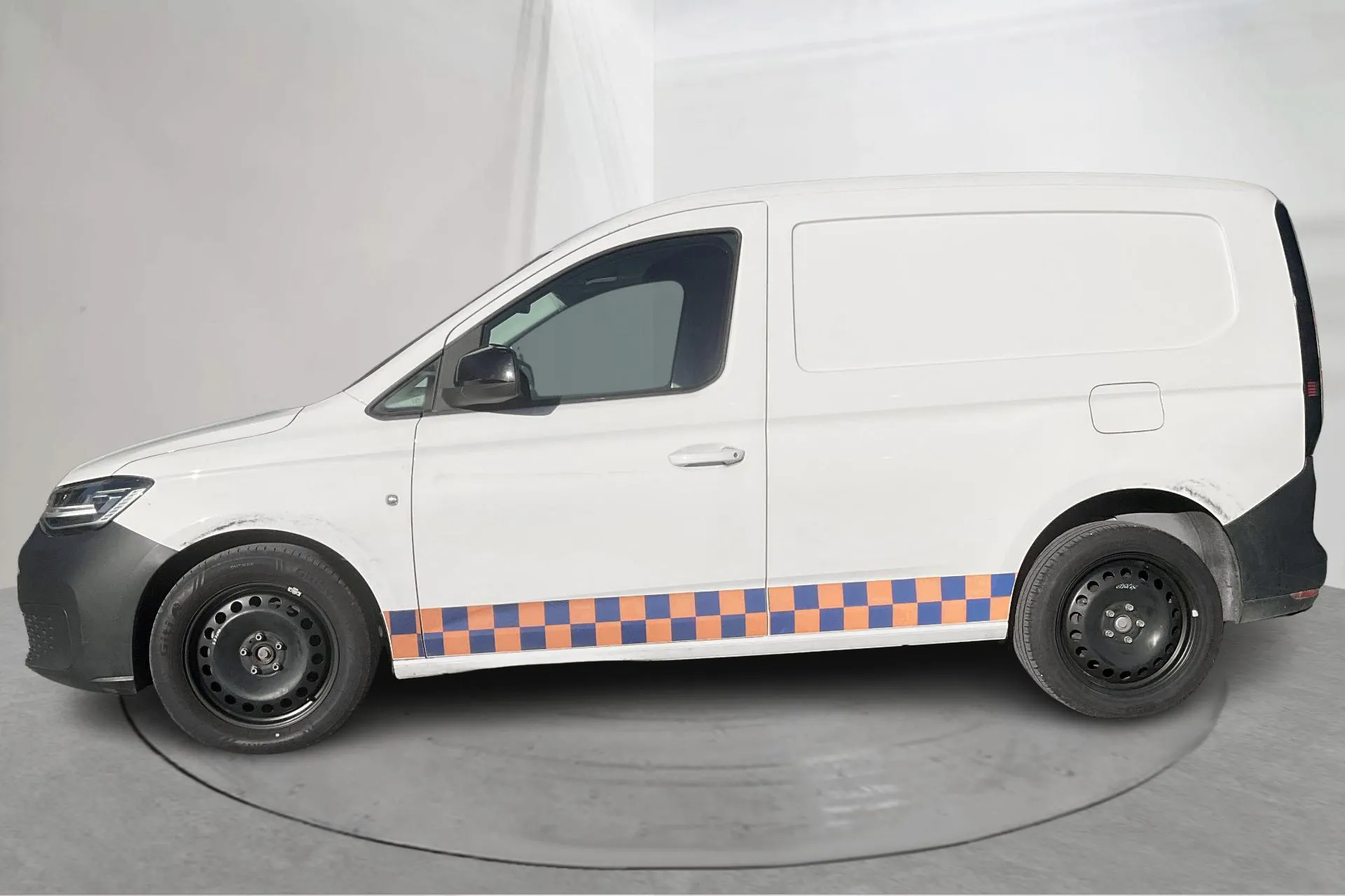 Presentationsfoto 2 av 17: VW Caddy Cargo 2.0 TDI Skåp 4MOTION (122hk) - 12 228 mil - Manuell - vit - 2023