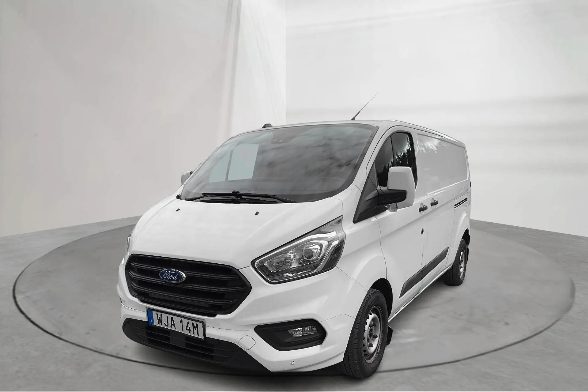 Presentationsfoto 1 av 19: Ford Transit Custom 300 MHEV (130hk) - 8 939 mil - Manuell - vit - 2023