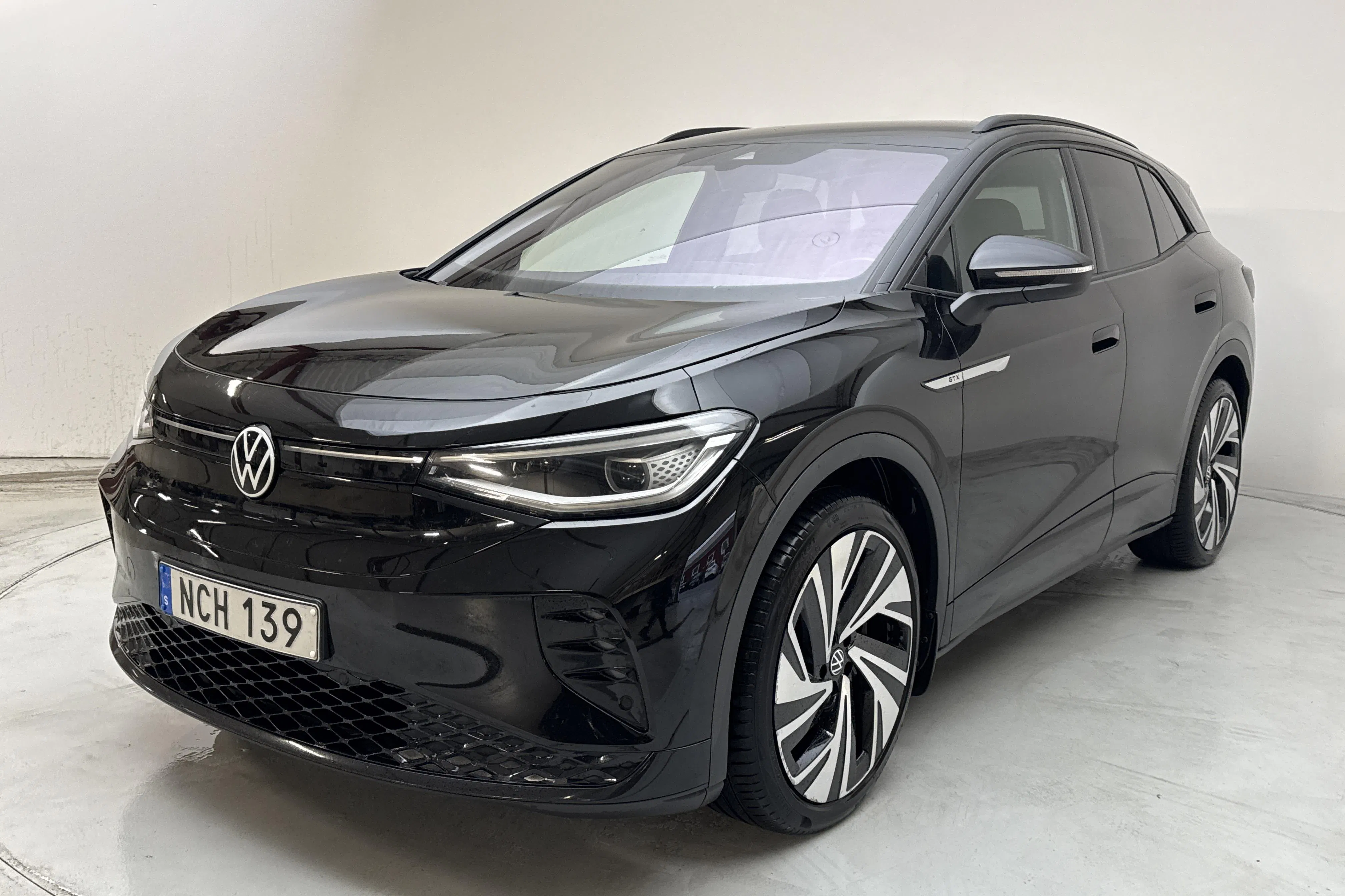 Presentationsfoto 1 av 15: VW ID.4 GTX 77kWh AWD (299hk) - 12 488 mil - Automat - svart - 2022