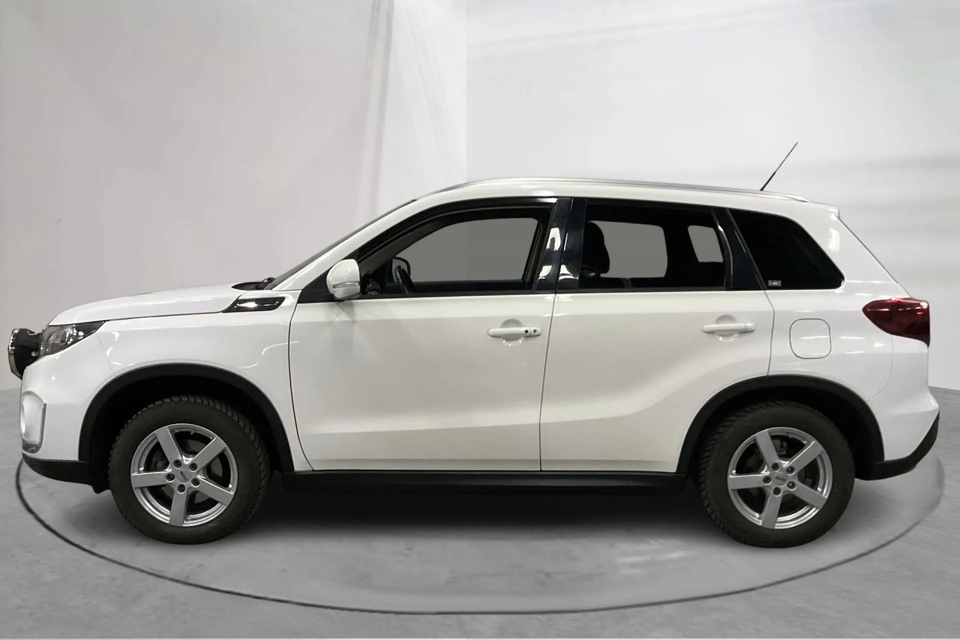 Presentation photo 2 of 17: Suzuki Vitara 1.4T Boosterjet Hybrid Allgrip 4x4 (129hk) - 75 200 km - Automatic - white - 2021