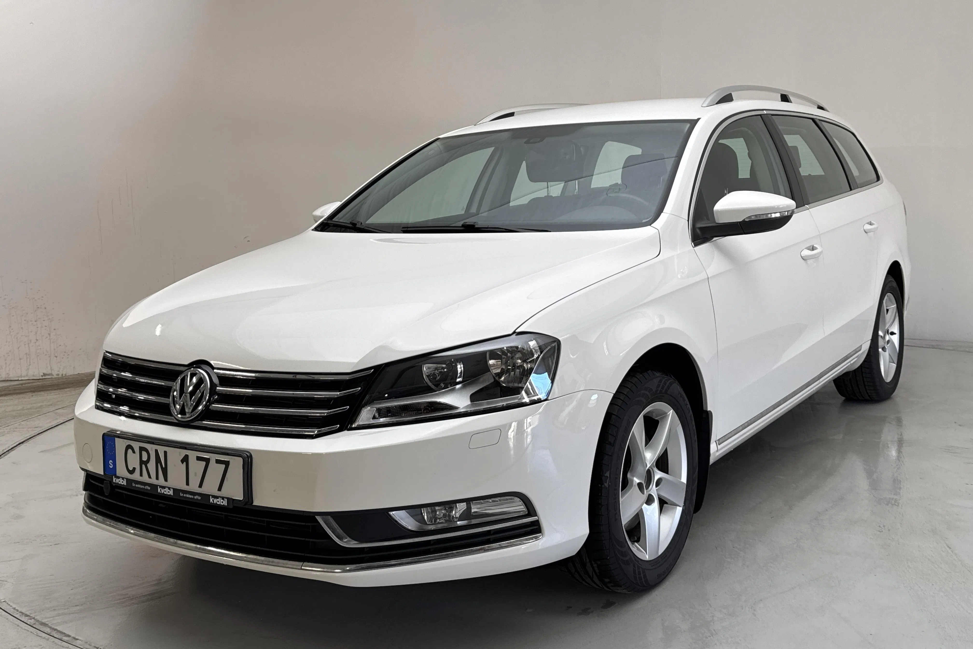 Presentationsfoto 1 av 12: VW Passat 1.4 TSI EcoFuel Variant (150hk) - 4 746 mil - Manuell - vit - 2015