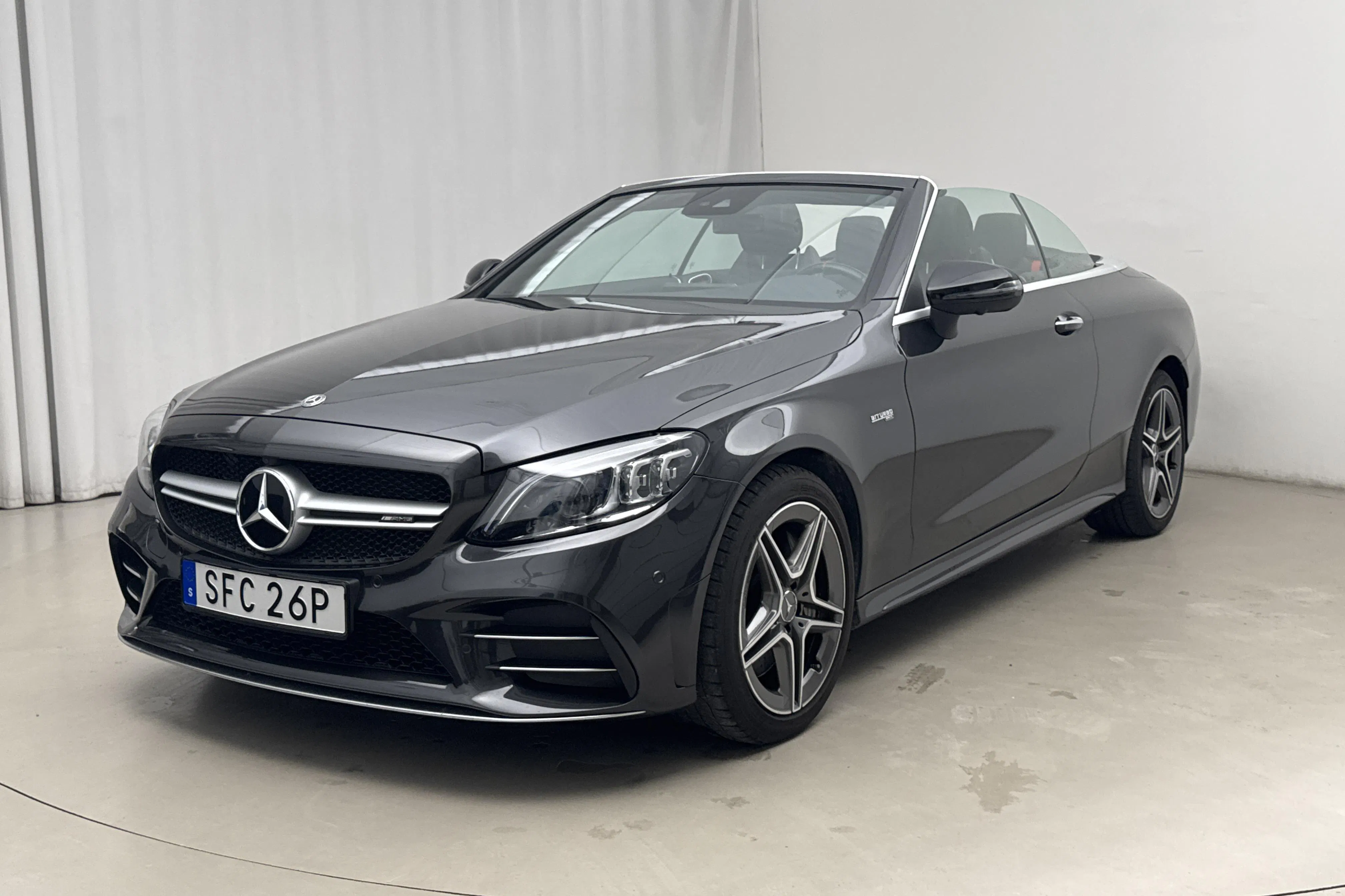 Presentationsfoto 1 av 21: Mercedes C 43 AMG 4MATIC Cabriolet A205 (390hk) - 4 821 mil - Automat - grå - 2019