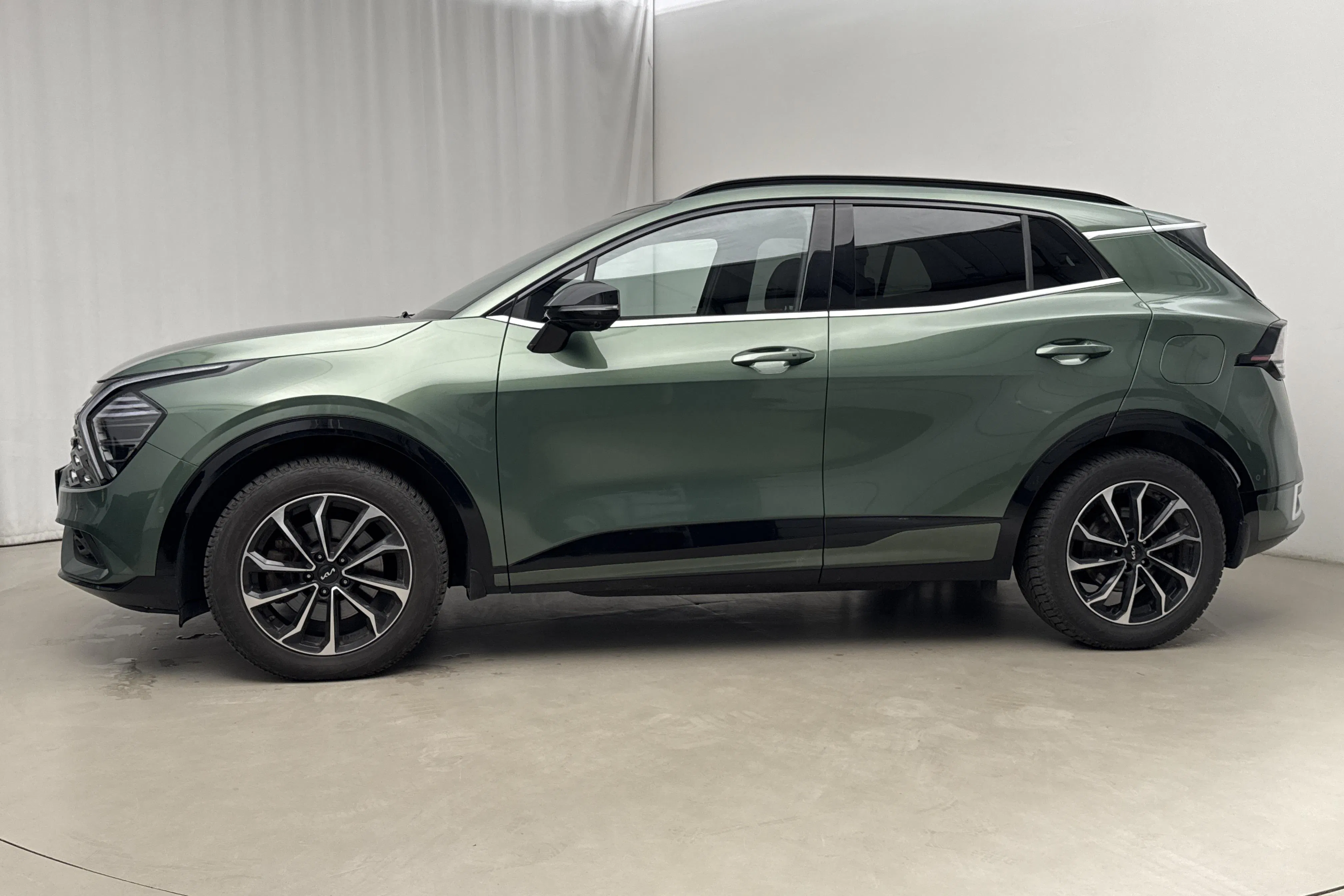 Presentation photo 2 of 24: KIA Sportage PHEV AWD (265hk) - 57 180 km - Automatic - green - 2023