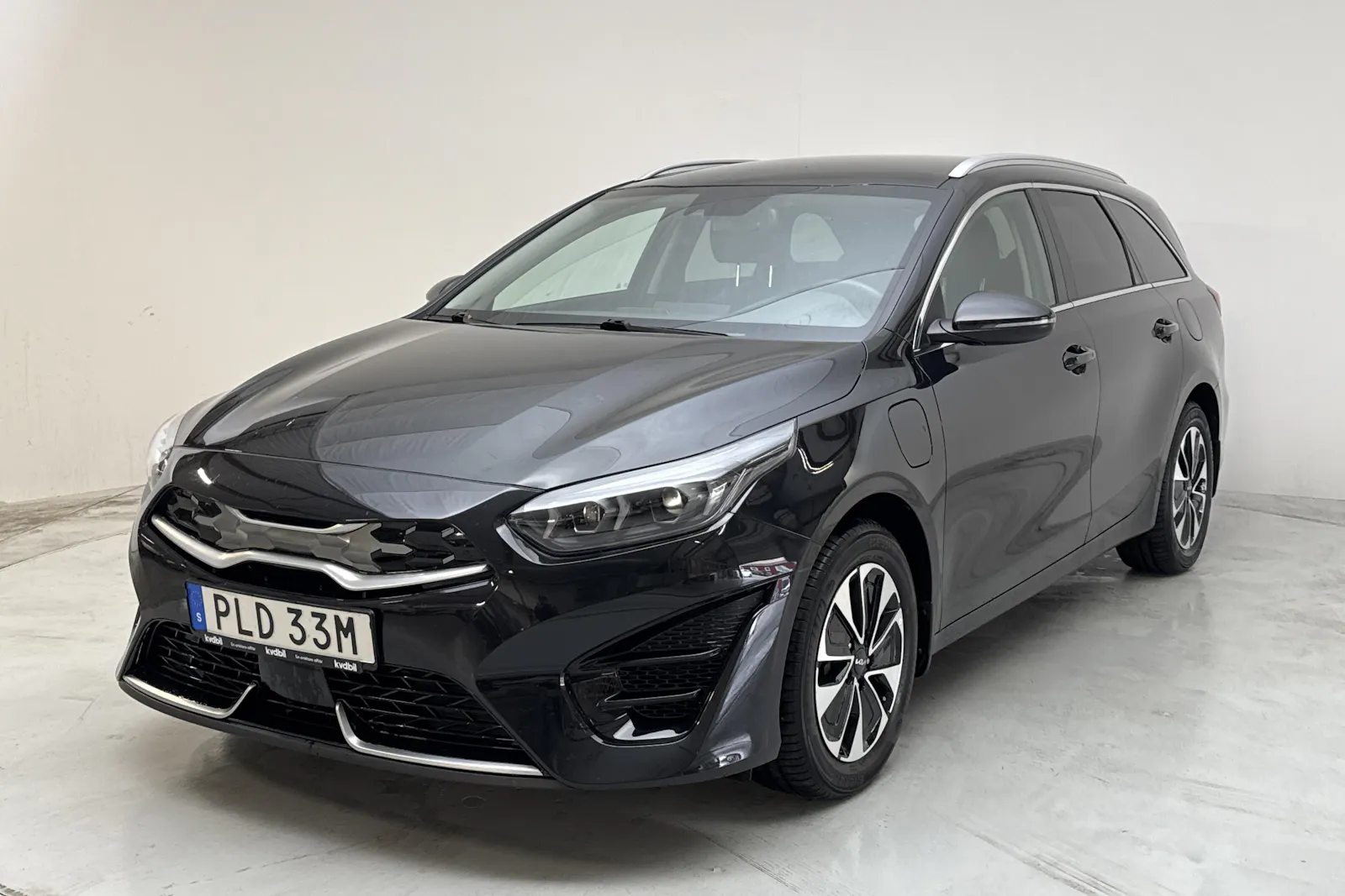 KIA Cee'd Ceed 1.6 Plug-in Hybrid SW 105 л.с.
